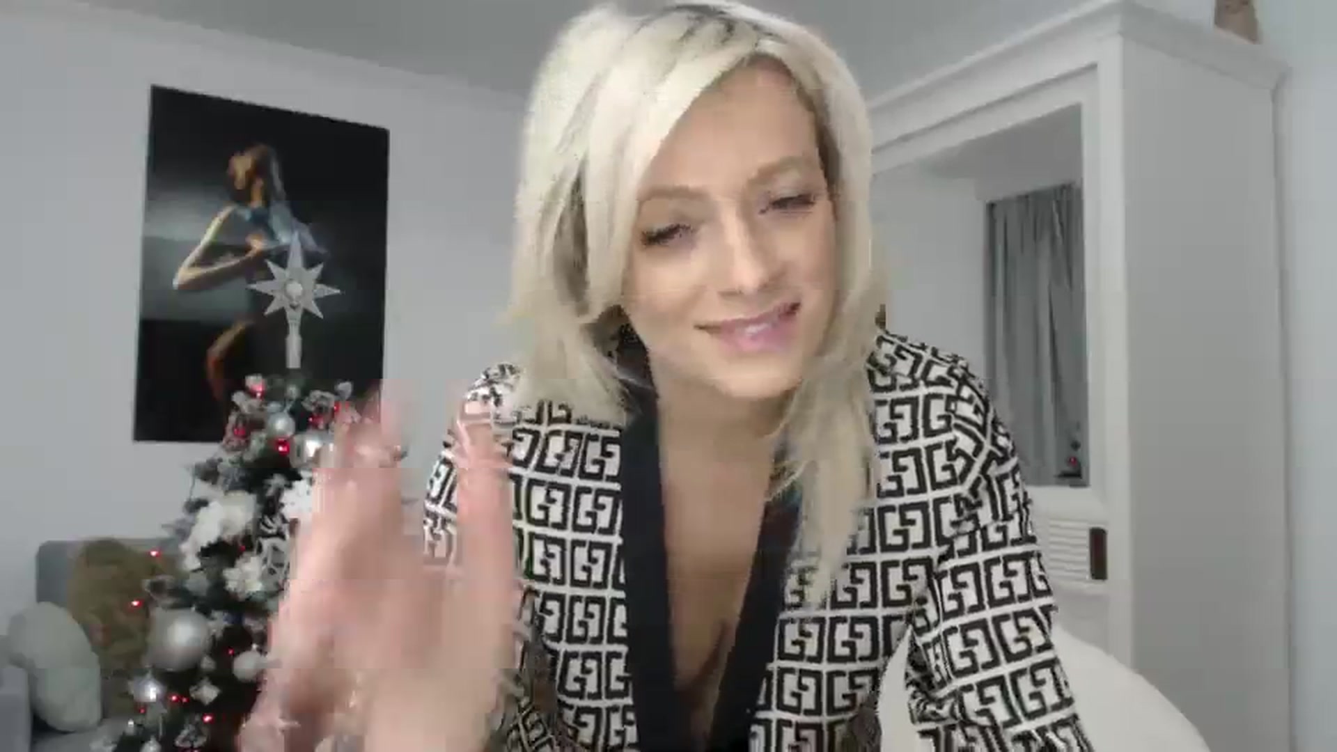 Gallery image thumbnail from AwesomeBlonde's myfreecams stream on, 01/10/2024, 02:01 image 13 of 20