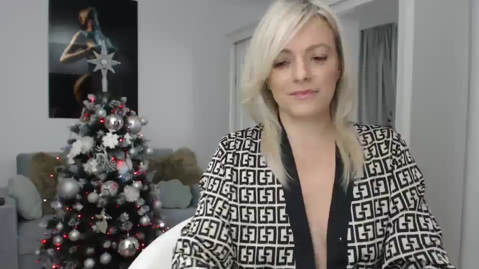 Gallery image thumbnail from AwesomeBlonde's myfreecams stream on, 01/10/2024, 02:01 image 9 of 20
