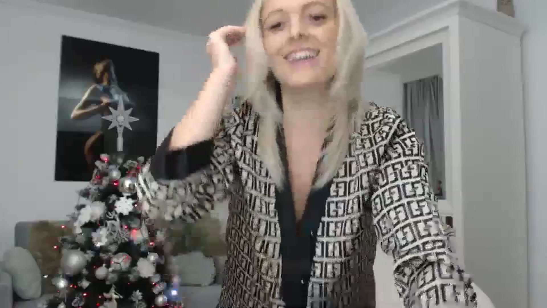 Gallery image thumbnail from AwesomeBlonde's myfreecams stream on, 01/10/2024, 02:01 image 10 of 20