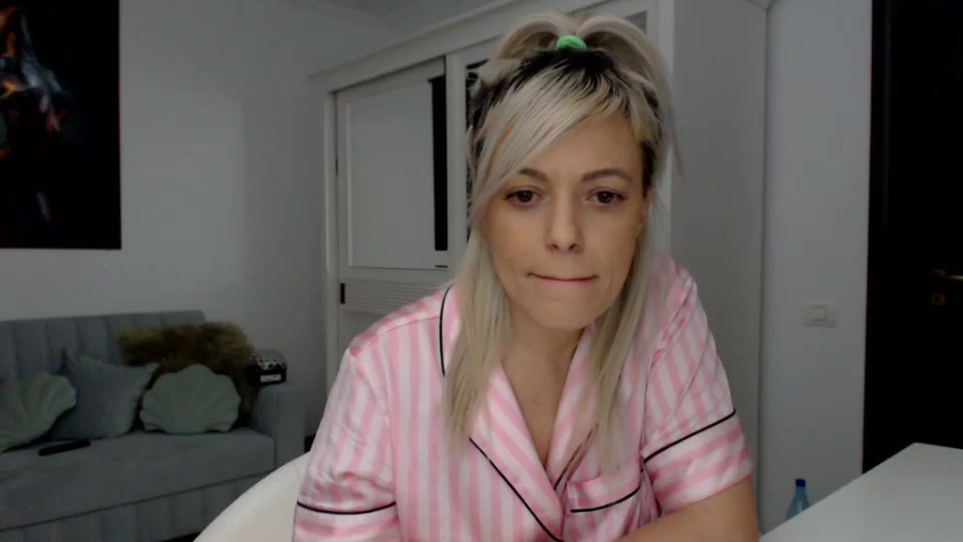 Gallery image thumbnail from AwesomeBlonde's myfreecams stream on, 02/08/2024, 24:00 image 9 of 20