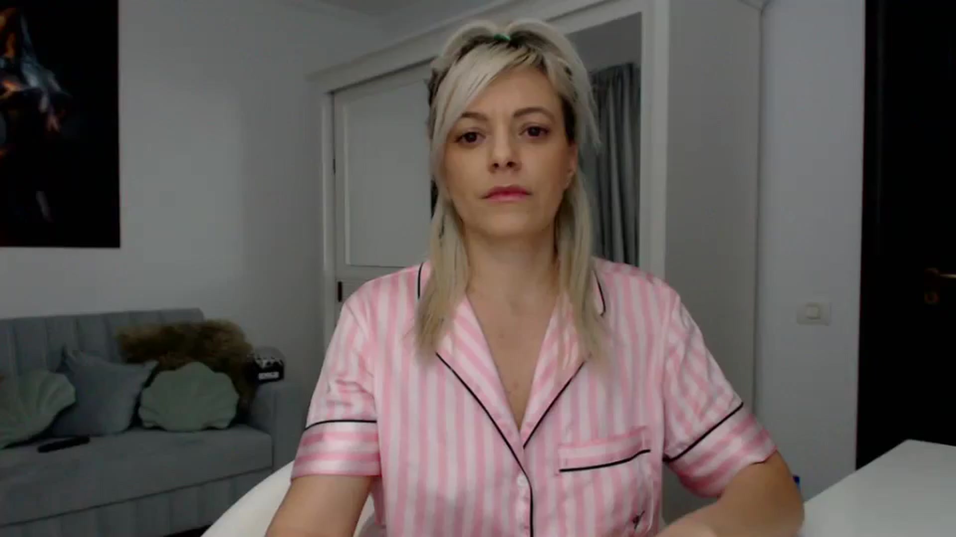 Gallery image thumbnail from AwesomeBlonde's myfreecams stream on, 02/08/2024, 24:00 image 1 of 20