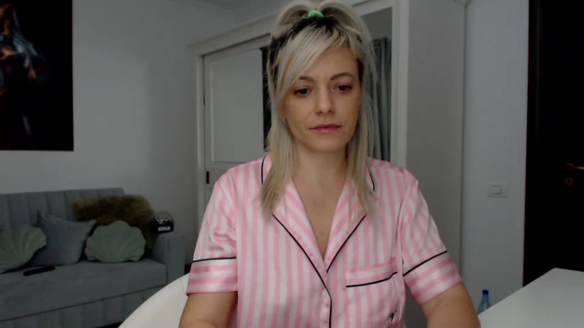 Gallery image thumbnail from AwesomeBlonde's myfreecams stream on, 02/08/2024, 24:00 image 11 of 20