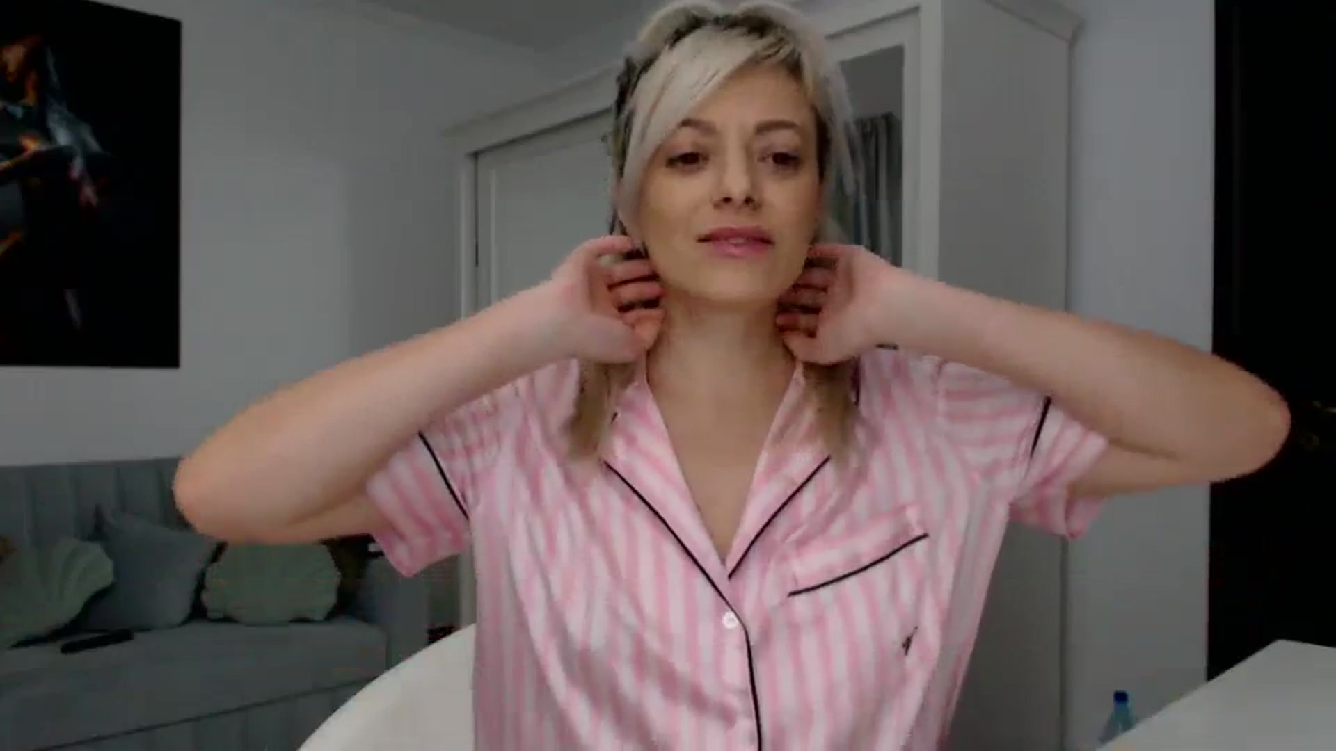Gallery image thumbnail from AwesomeBlonde's myfreecams stream on, 02/08/2024, 24:00 image 12 of 20