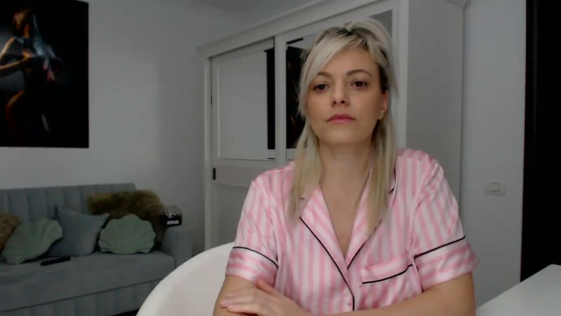 Gallery image thumbnail from AwesomeBlonde's myfreecams stream on, 02/08/2024, 01:14 image 13 of 20