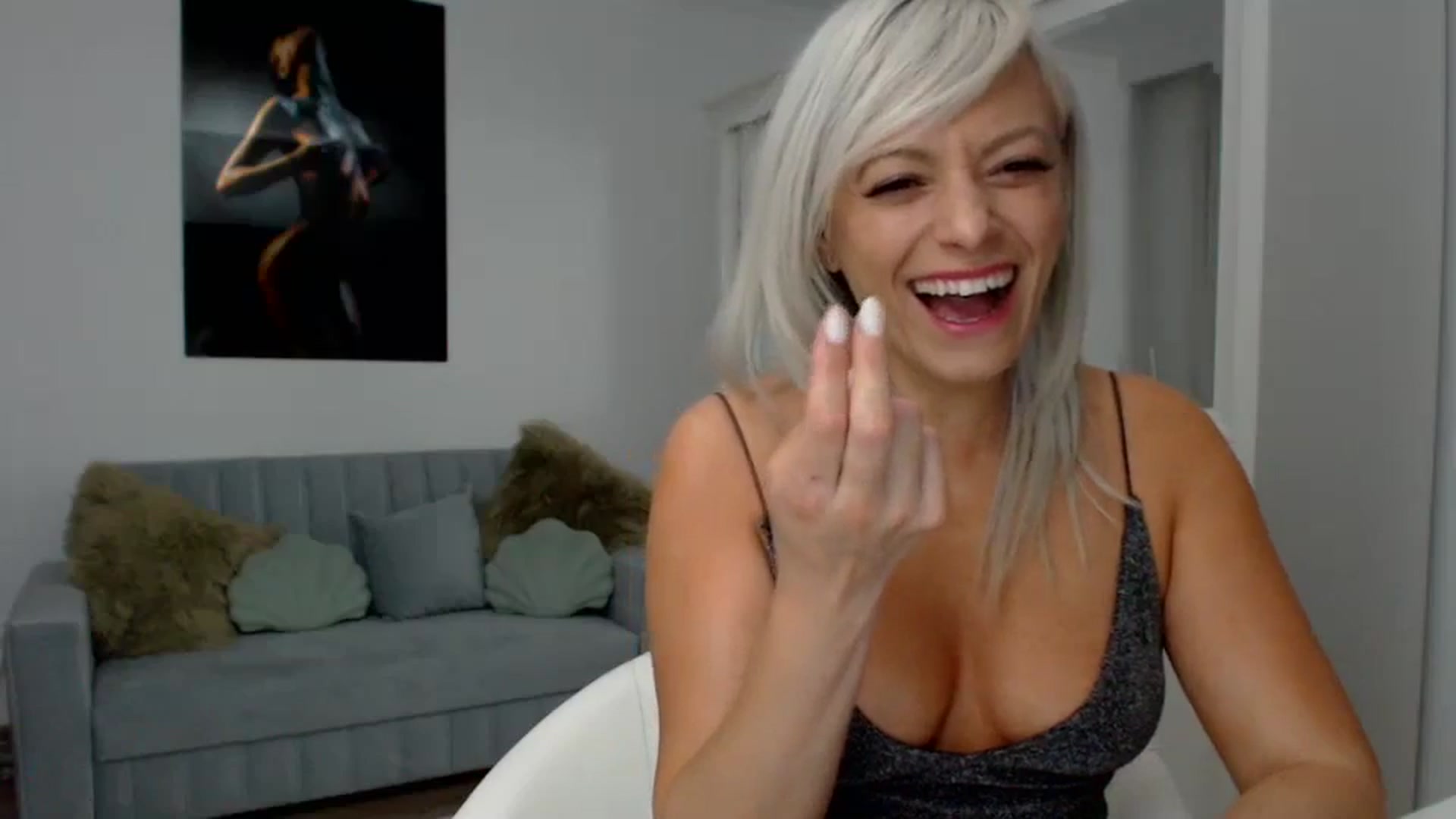Gallery image thumbnail from AwesomeBlonde's myfreecams stream on, 04/28/2024, 22:32 image 2 of 20