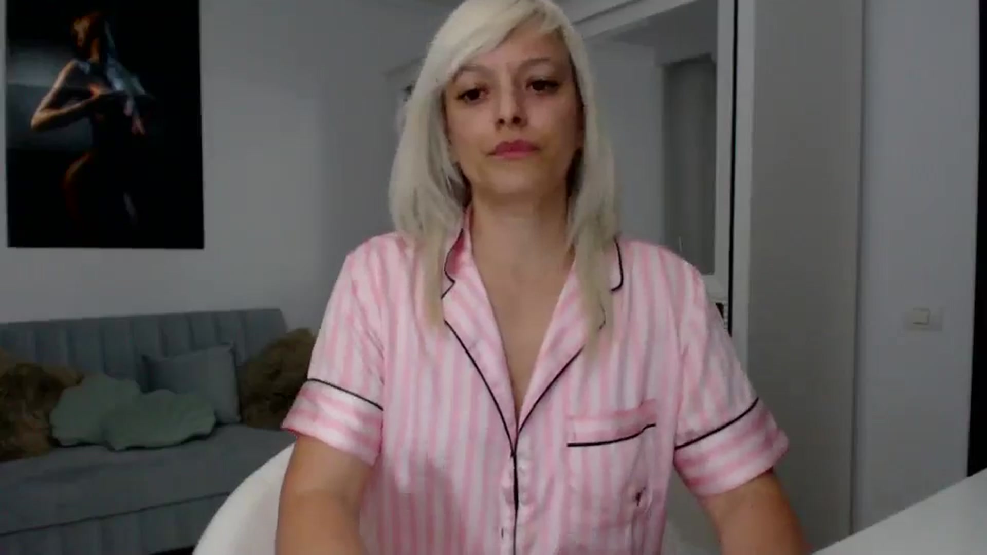 Gallery image thumbnail from AwesomeBlonde's myfreecams stream on, 05/07/2024, 21:48 image 17 of 20