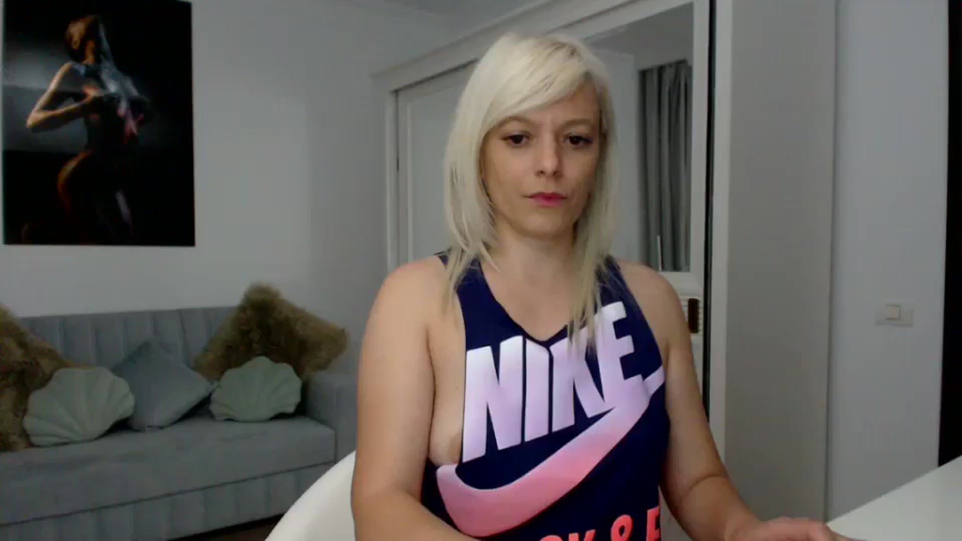 Gallery image thumbnail from AwesomeBlonde's myfreecams stream on, 05/16/2024, 02:29 image 18 of 20