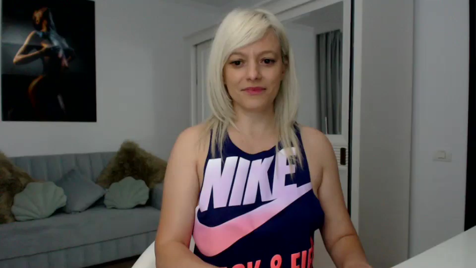 Gallery image thumbnail from AwesomeBlonde's myfreecams stream on, 05/16/2024, 02:29 image 15 of 20