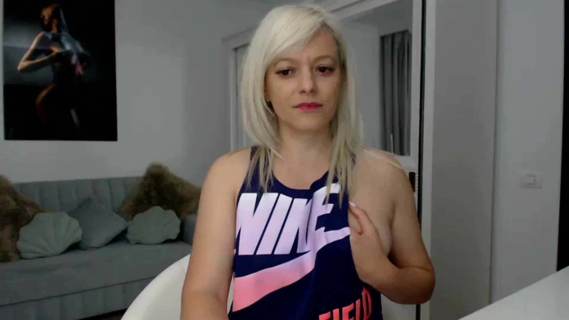 Gallery image thumbnail from AwesomeBlonde's myfreecams stream on, 05/16/2024, 02:29 image 4 of 20