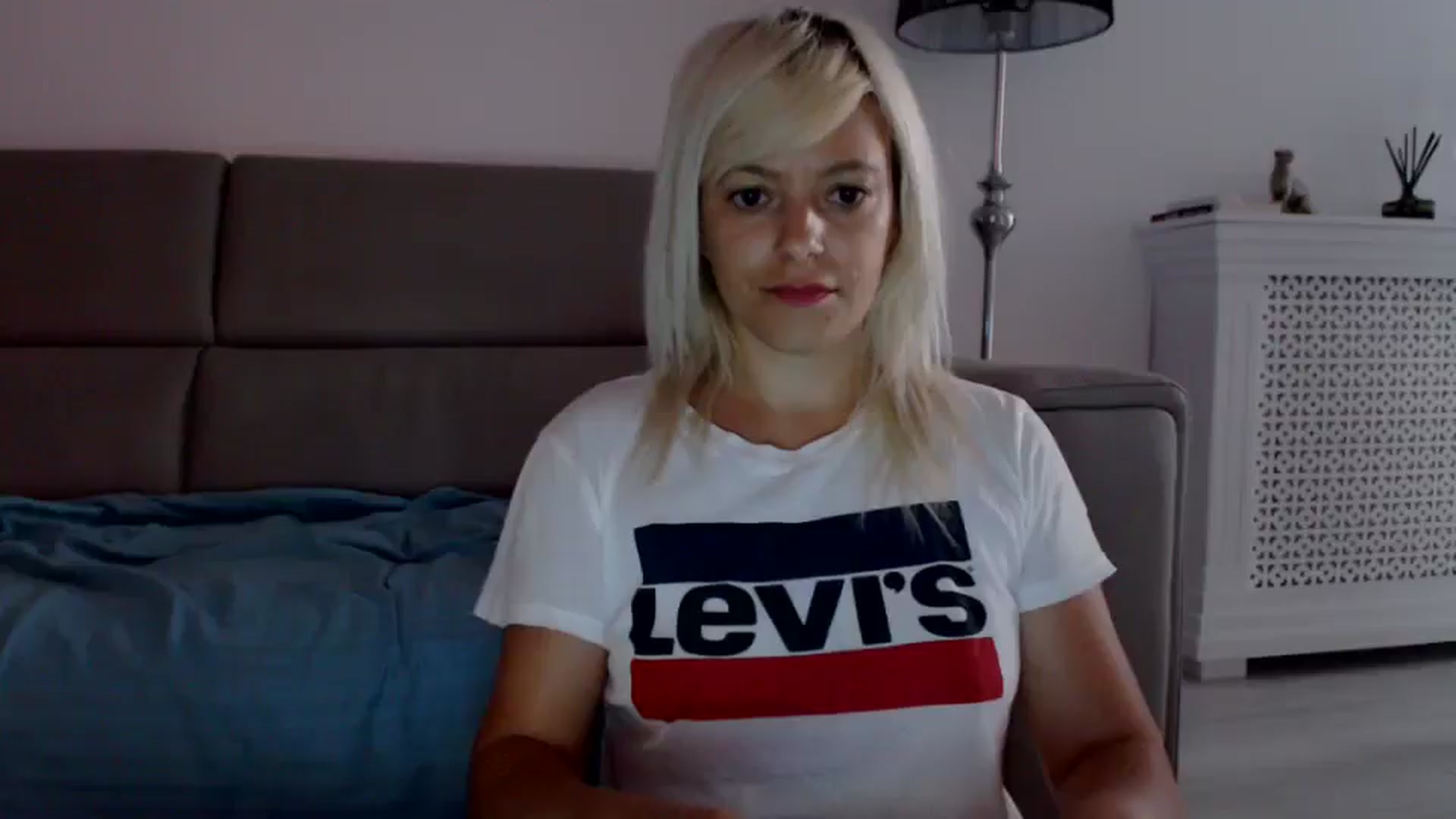 Gallery image thumbnail from AwesomeBlonde's myfreecams stream on, 06/27/2024, 02:50 image 2 of 20
