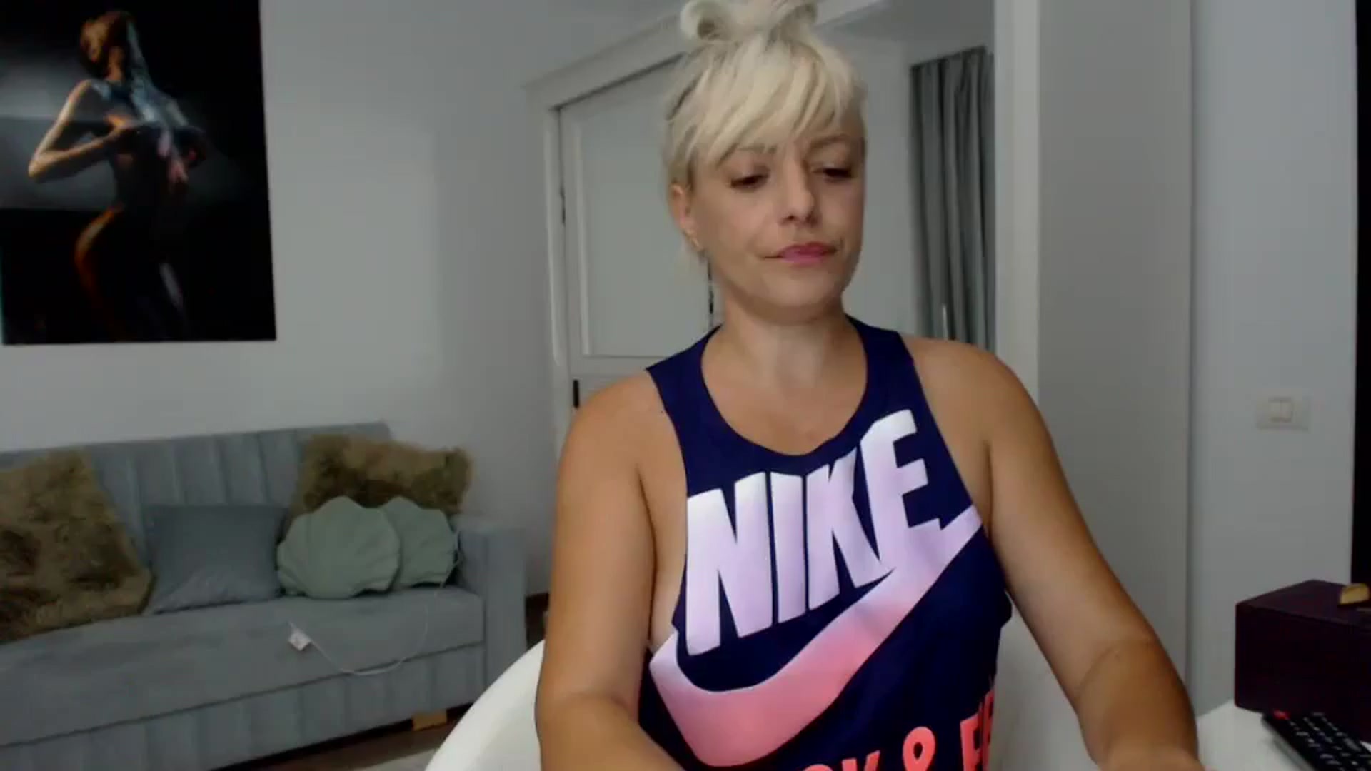 Gallery image thumbnail from AwesomeBlonde's myfreecams stream on, 07/30/2024, 24:43 image 1 of 20