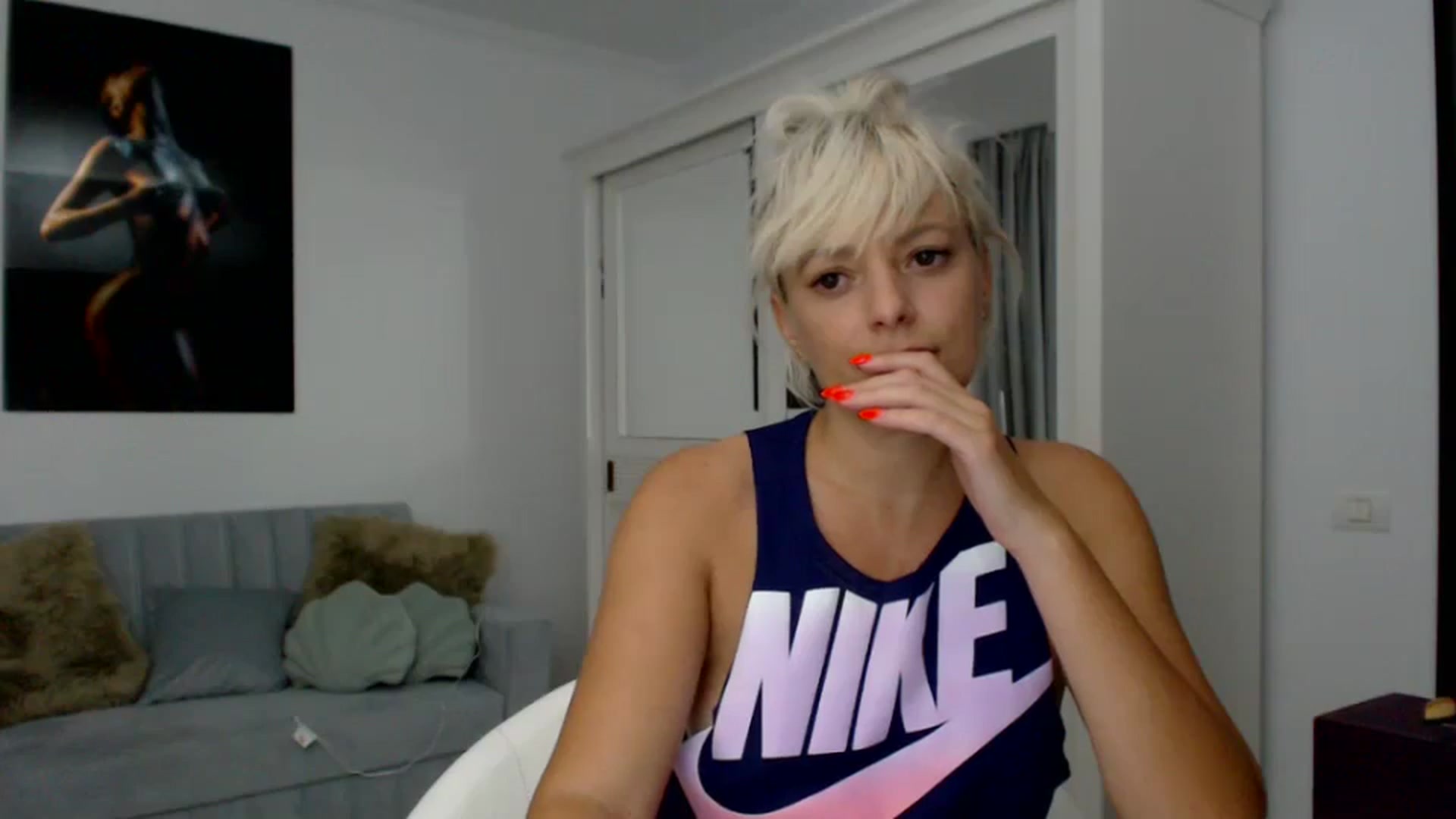 Gallery image thumbnail from AwesomeBlonde's myfreecams stream on, 07/30/2024, 24:43 image 20 of 20