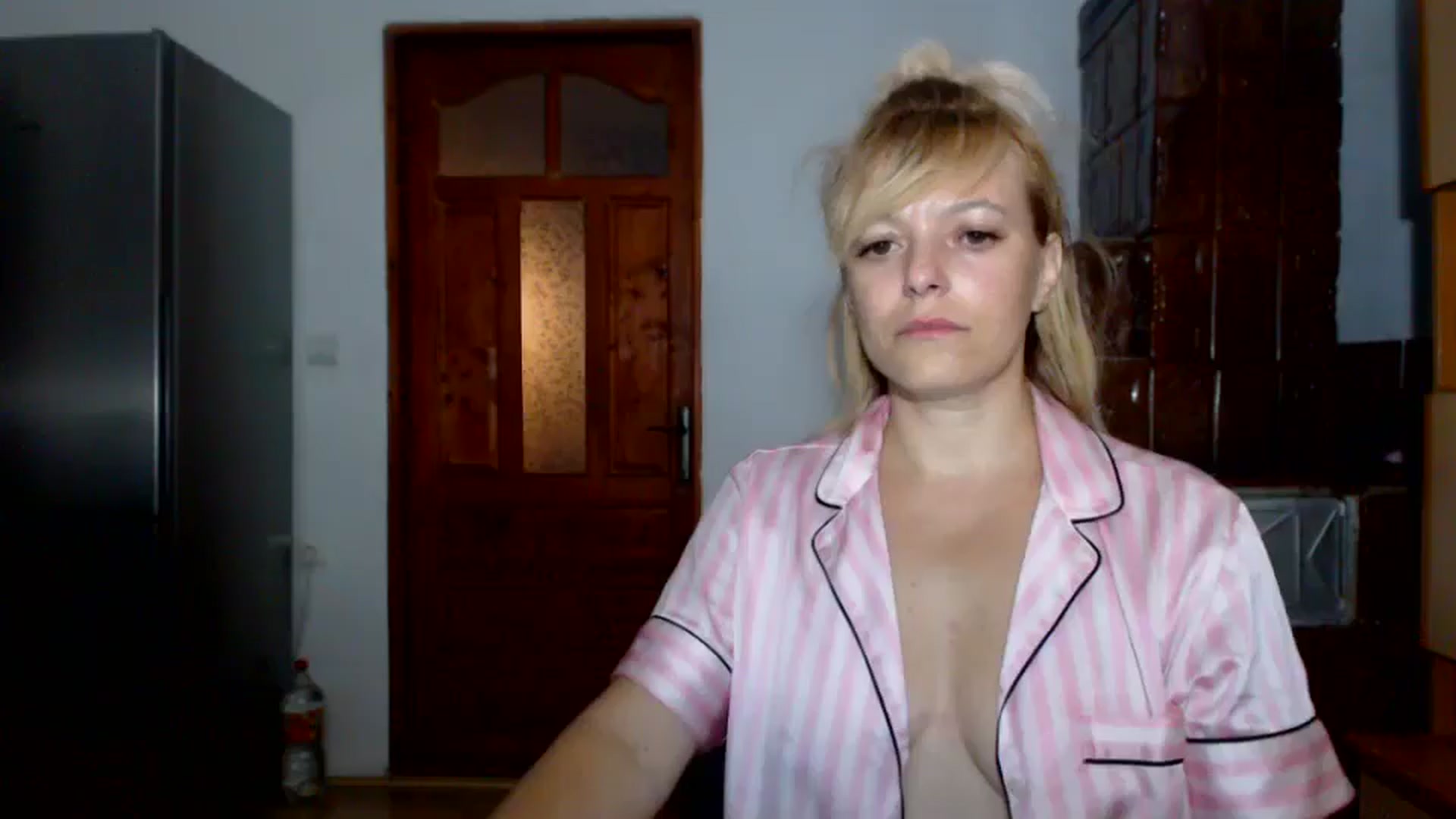 Gallery image thumbnail from AwesomeBlonde's myfreecams stream on, 07/05/2025, 22:29 image 16 of 20