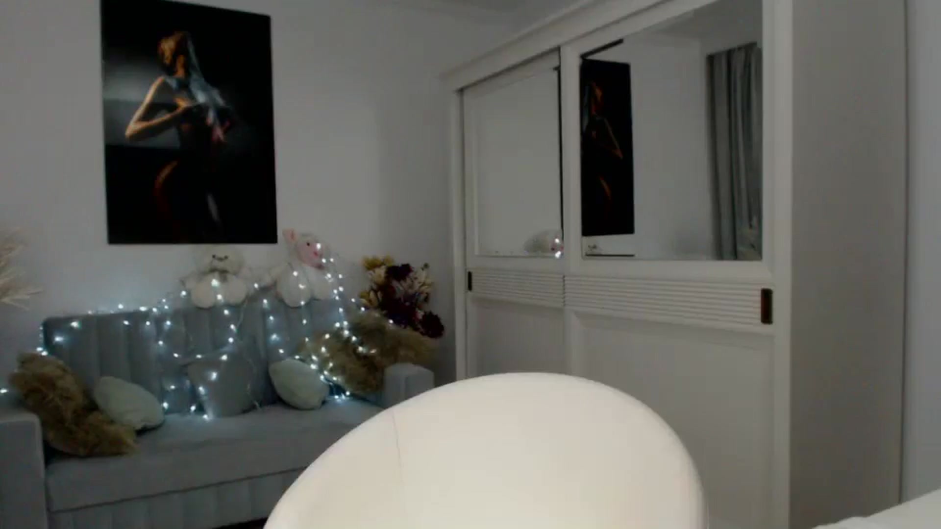 Gallery image thumbnail from AwesomeBlonde's myfreecams stream on, 12/26/2025, 24:29 image 11 of 20