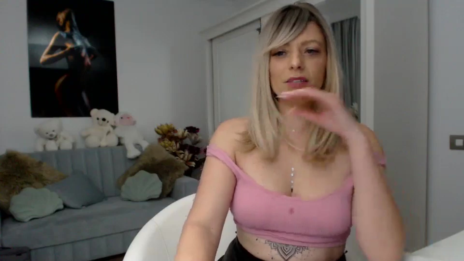 Gallery image thumbnail from AwesomeBlonde's myfreecams stream on, 03/14/2026, 23:13 image 13 of 20