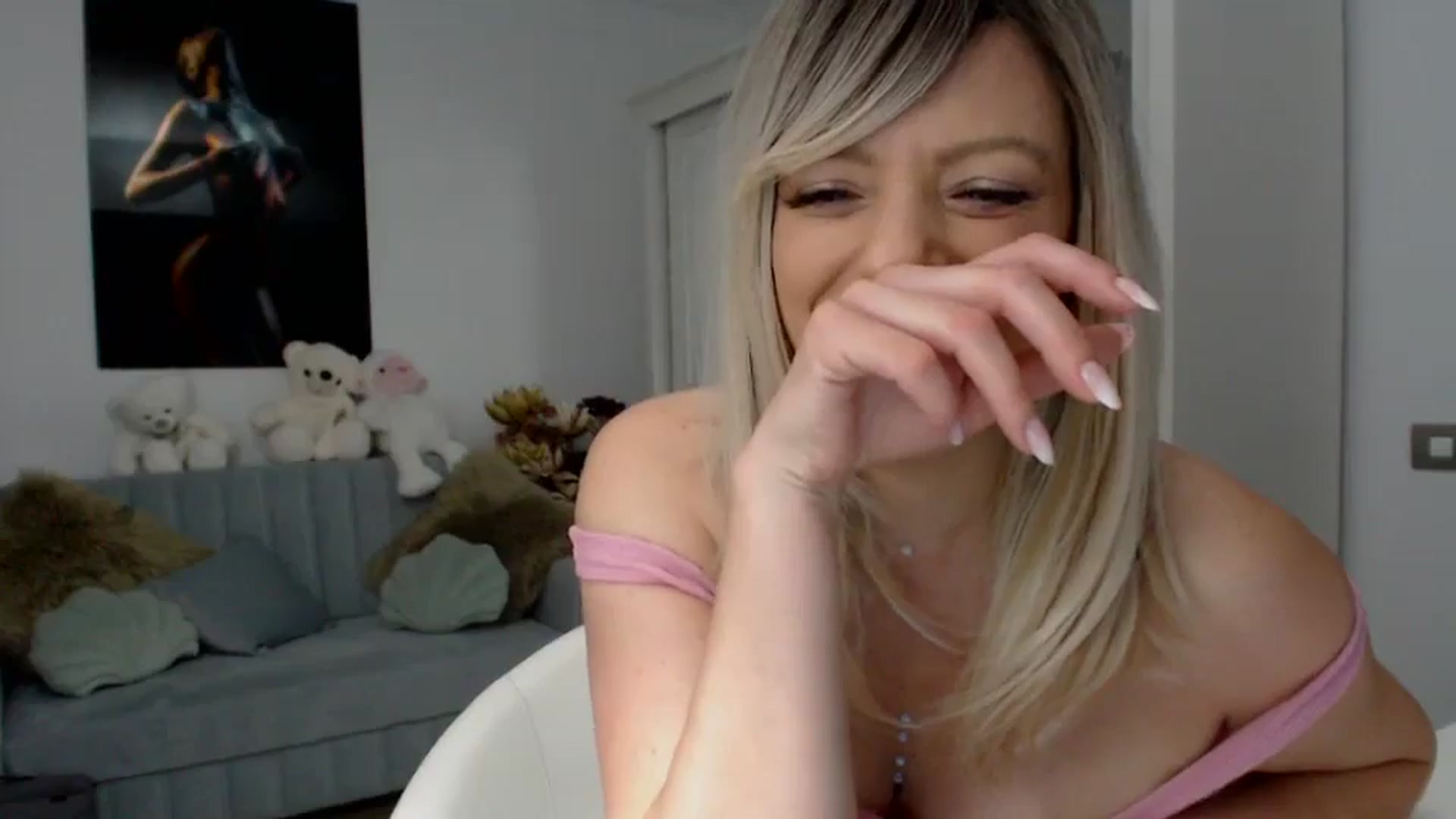 Gallery image thumbnail from AwesomeBlonde's myfreecams stream on, 03/14/2026, 23:13 image 14 of 20