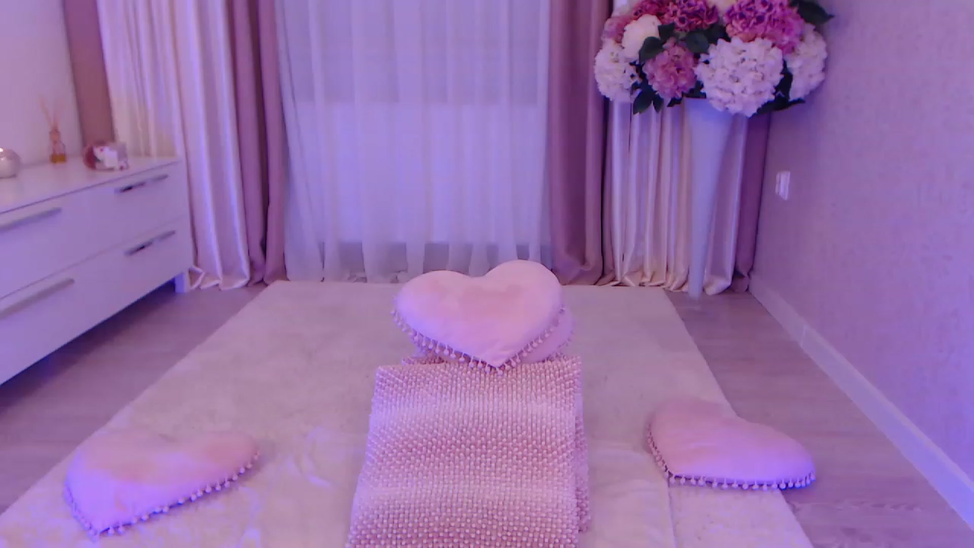 Gallery image thumbnail from AwesomeEly's myfreecams stream on, 11/24/2022, 09:55 image 1 of 20