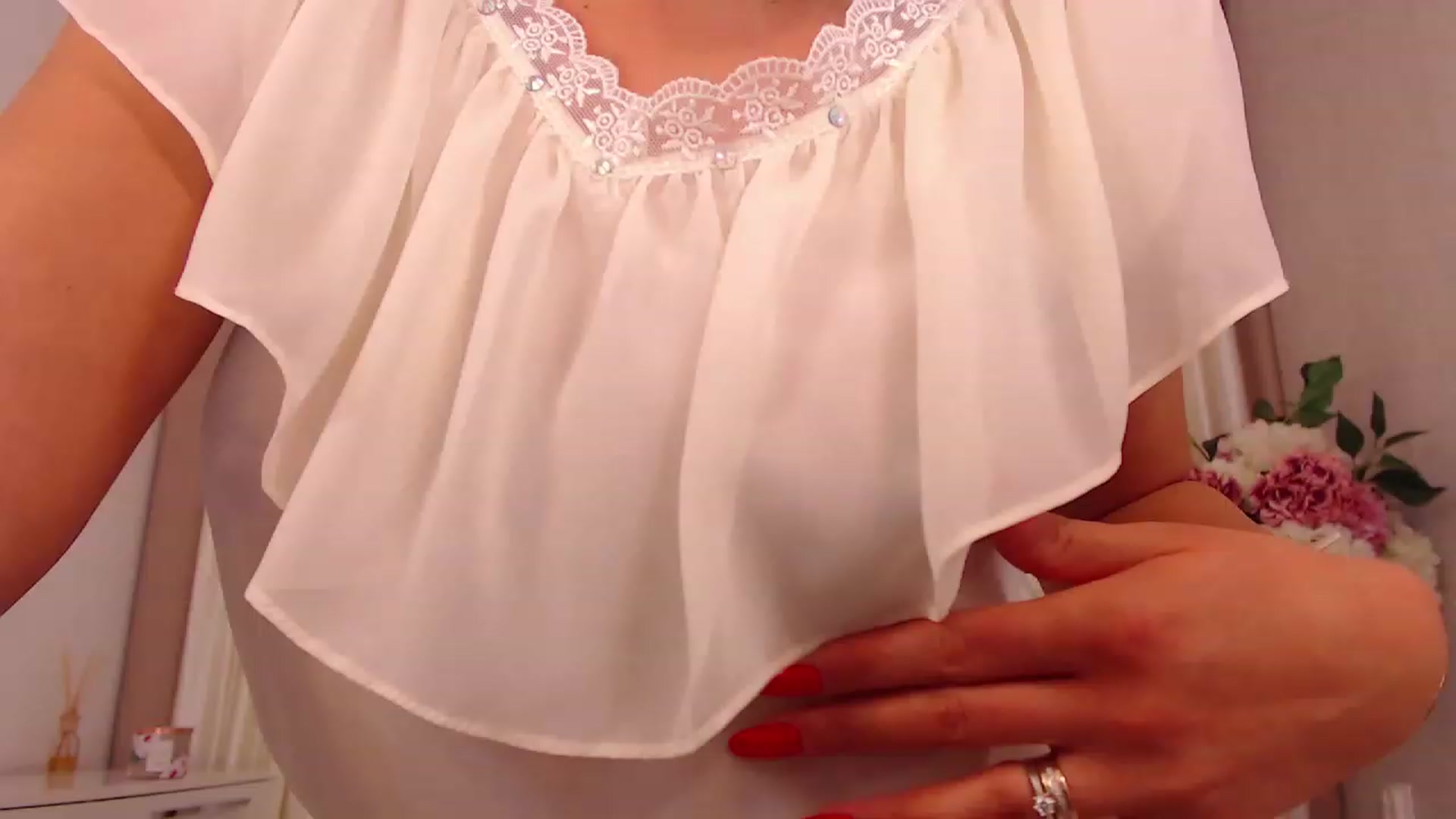 Gallery image thumbnail from AwesomeEly's myfreecams stream on, 12/08/2022, 07:17 image 13 of 20