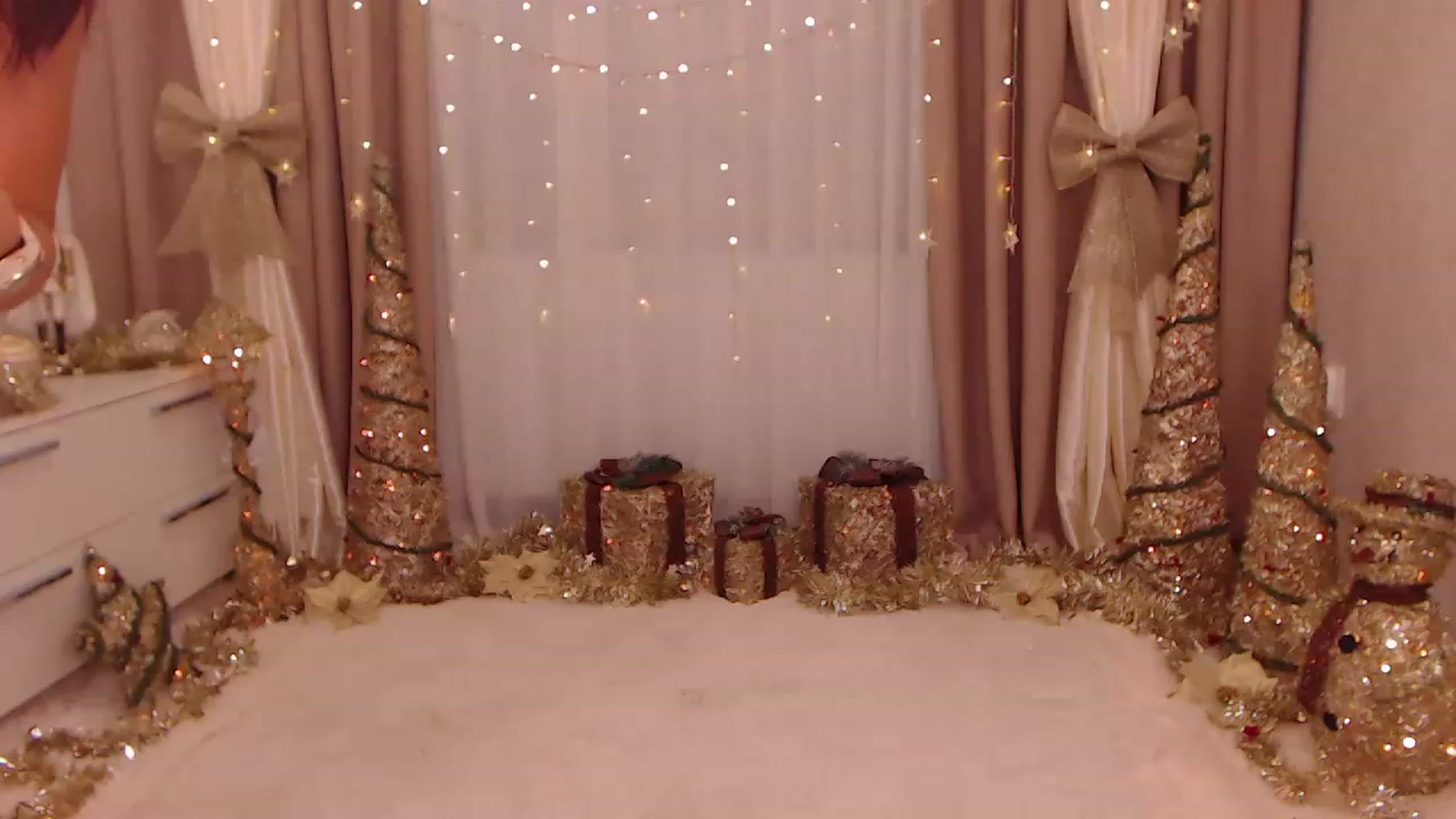 Gallery image thumbnail from AwesomeEly's myfreecams stream on, 12/24/2022, 10:53 image 11 of 20