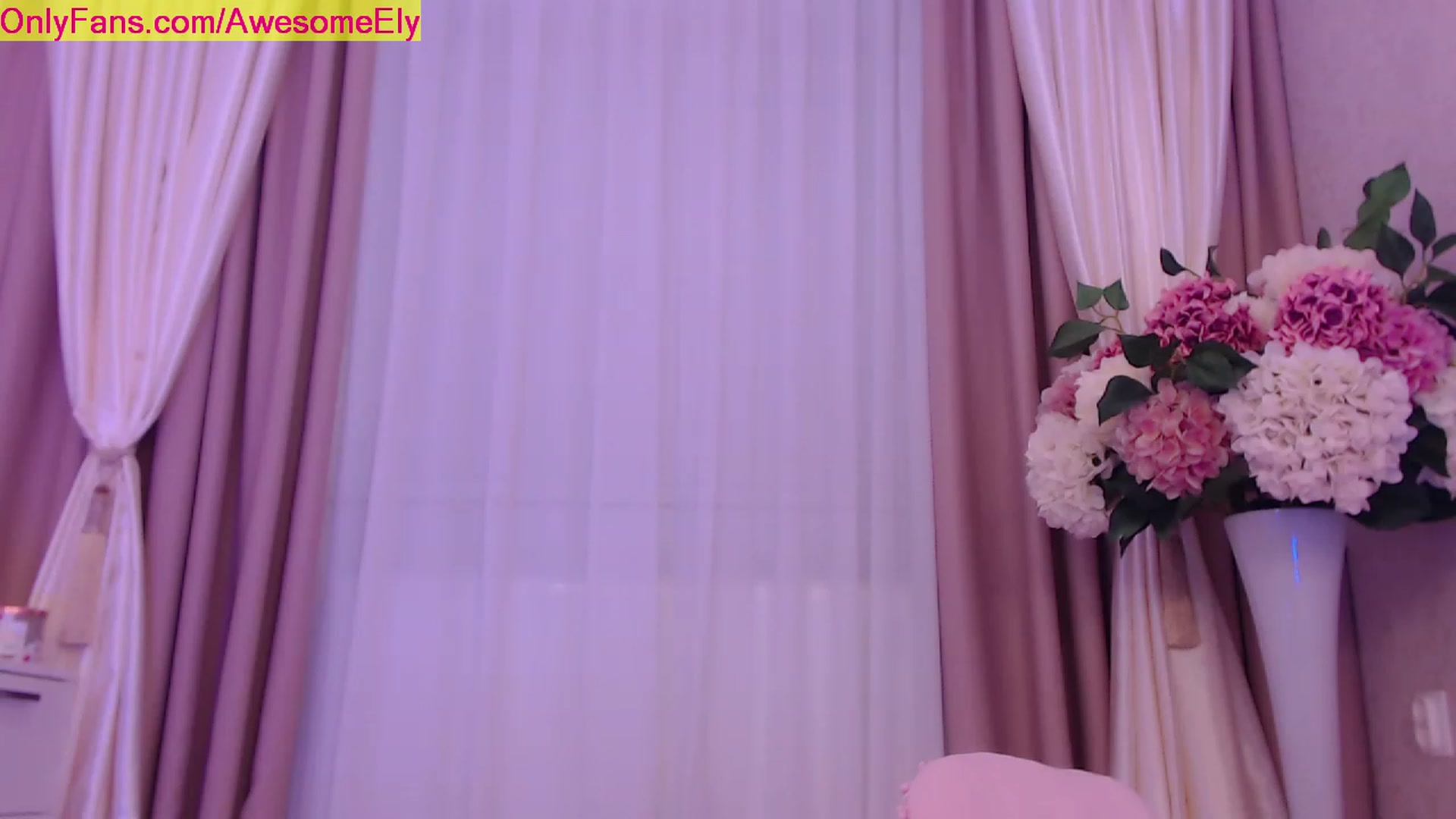 Gallery image thumbnail from AwesomeEly's myfreecams stream on, 01/16/2023, 10:21 image 15 of 20