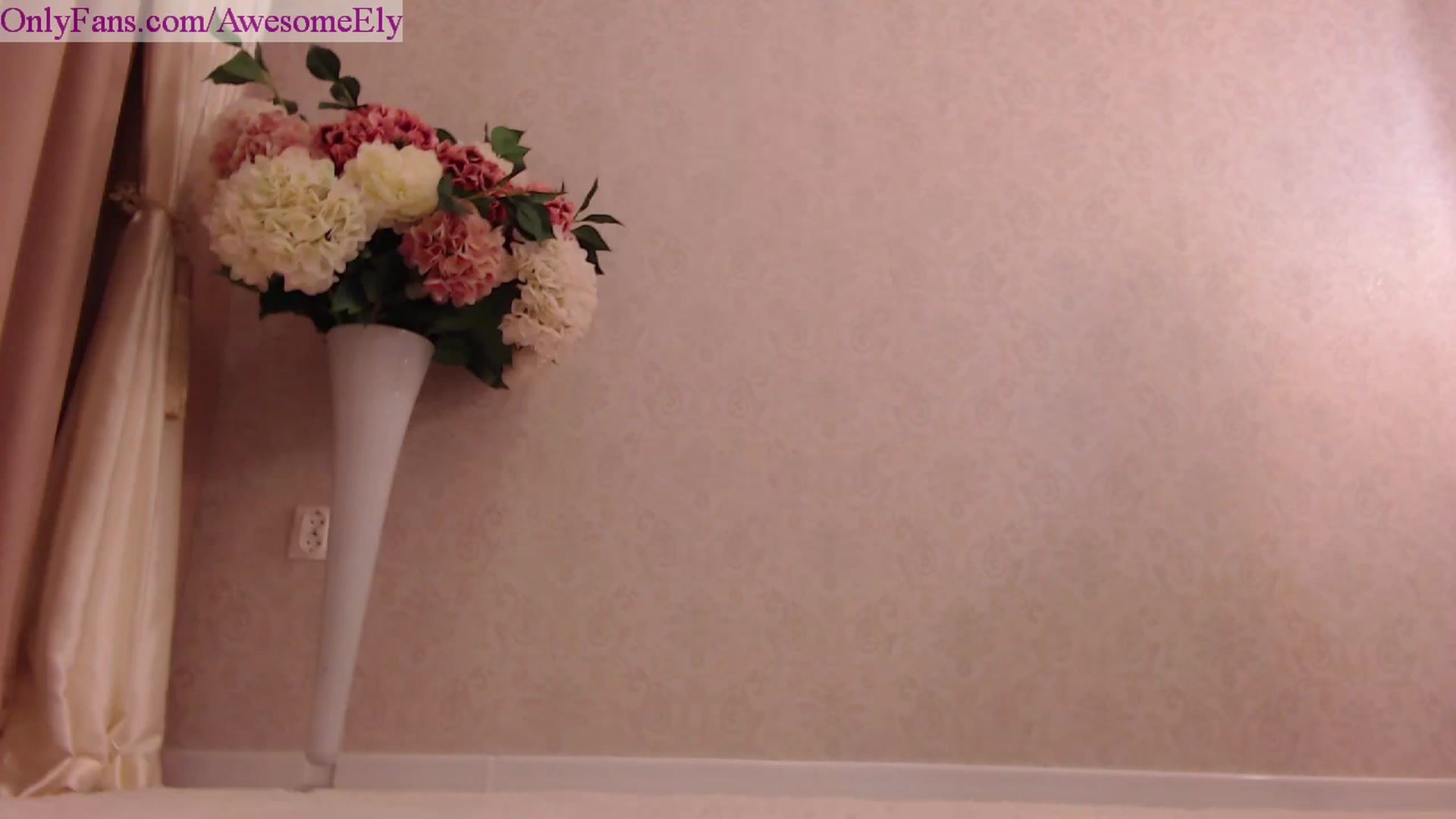 Gallery image thumbnail from AwesomeEly's myfreecams stream on, 02/07/2023, 09:03 image 16 of 20