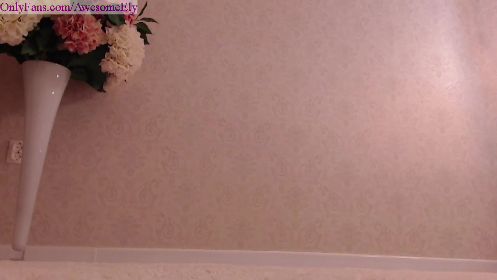 Gallery image thumbnail from AwesomeEly's myfreecams stream on, 03/30/2023, 11:24 image 2 of 20