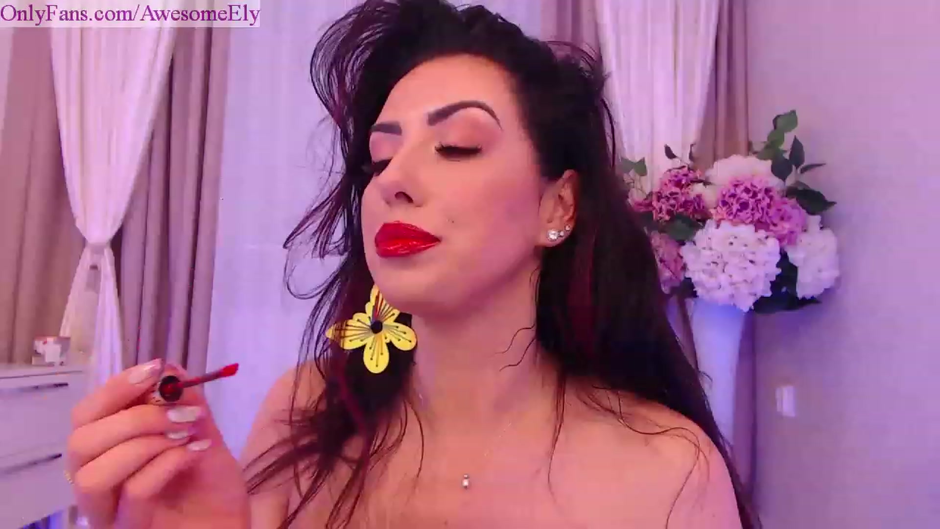Gallery image thumbnail from AwesomeEly's myfreecams stream on, 04/01/2023, 11:47 image 11 of 20