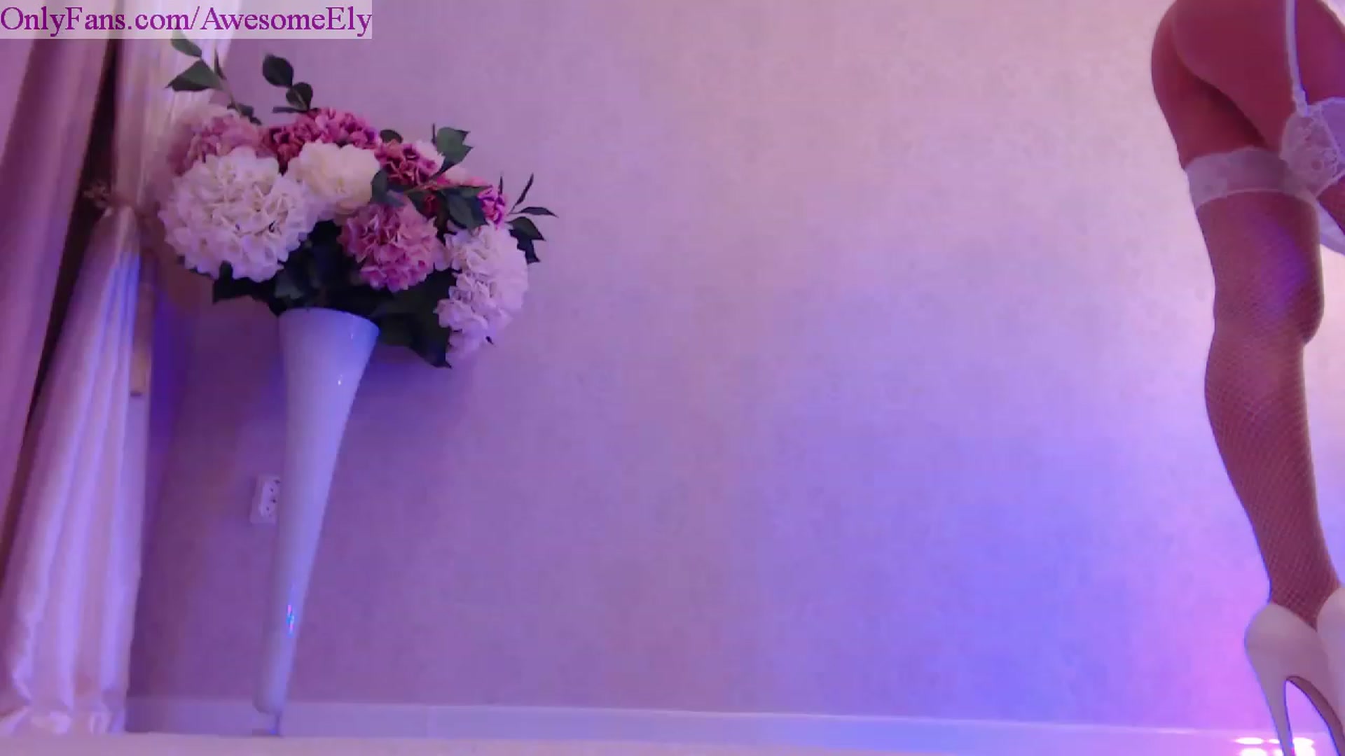 Gallery image thumbnail from AwesomeEly's myfreecams stream on, 04/06/2023, 07:18 image 2 of 20