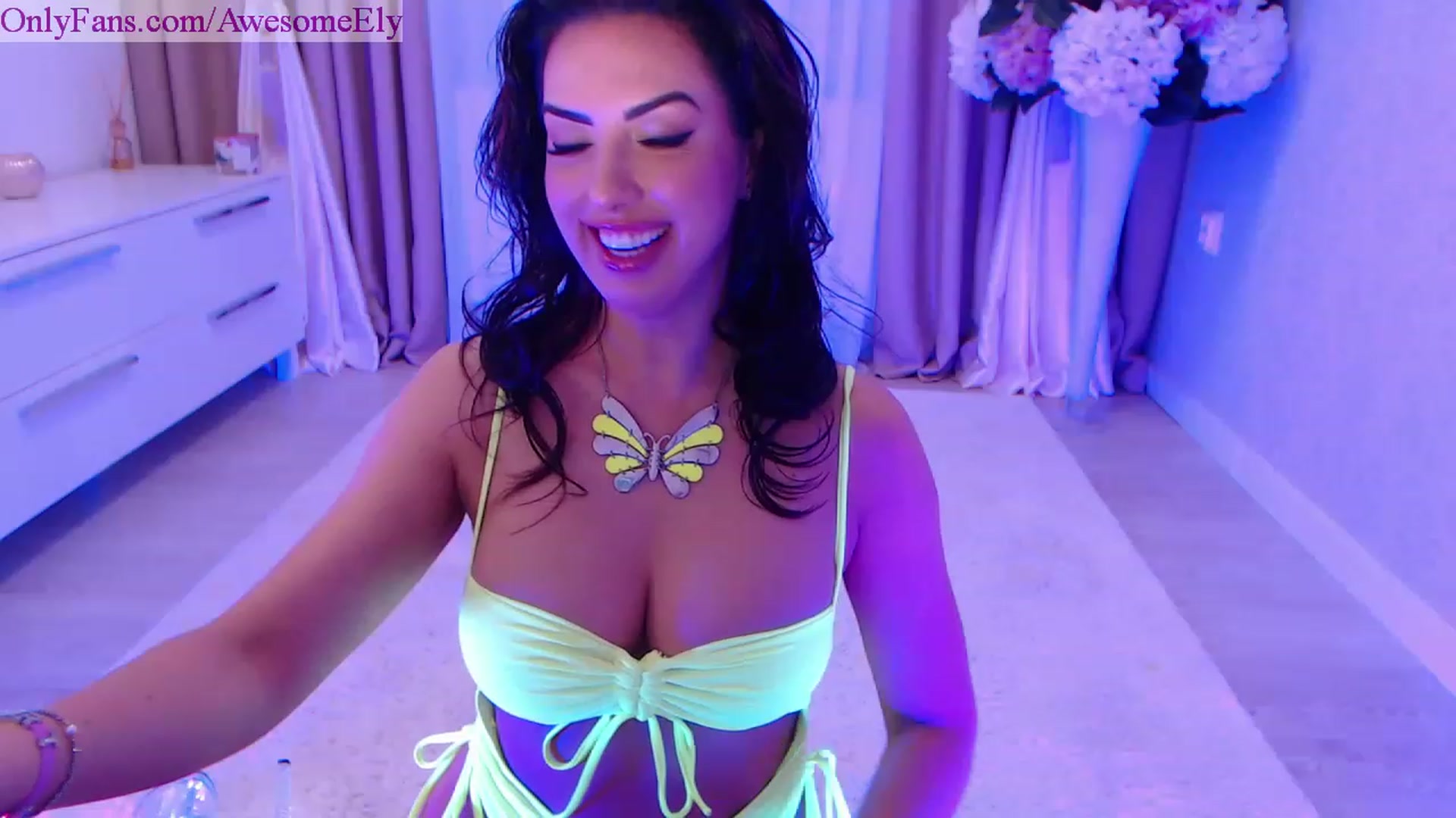Gallery image thumbnail from AwesomeEly's myfreecams stream on, 04/15/2023, 06:27 image 2 of 20