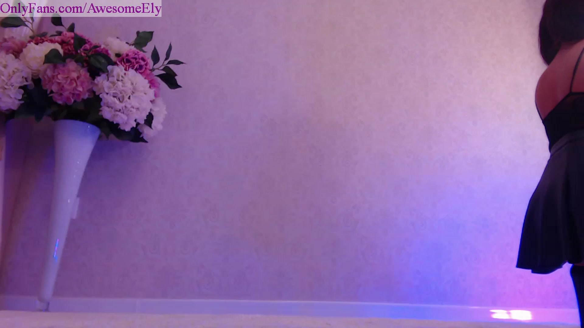 Gallery image thumbnail from AwesomeEly's myfreecams stream on, 05/24/2023, 06:05 image 8 of 20