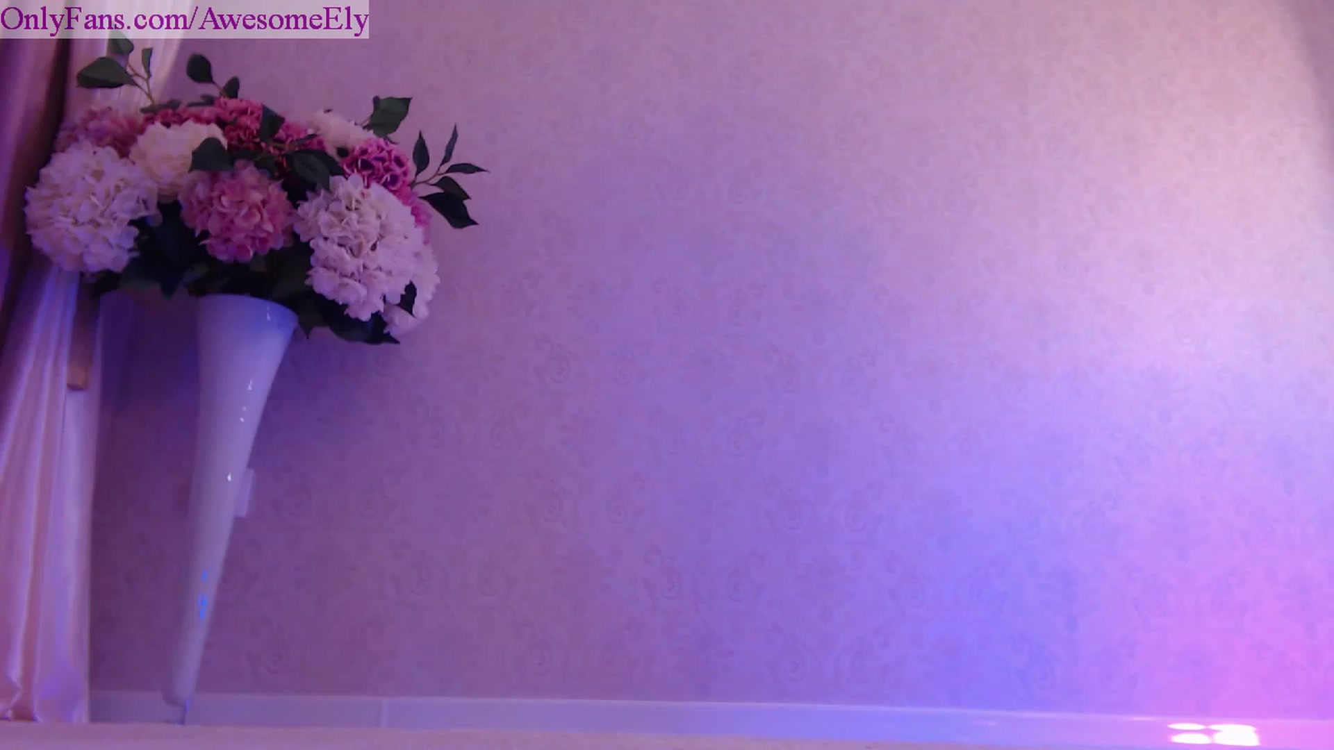 Gallery image thumbnail from AwesomeEly's myfreecams stream on, 06/05/2023, 05:43 image 5 of 20