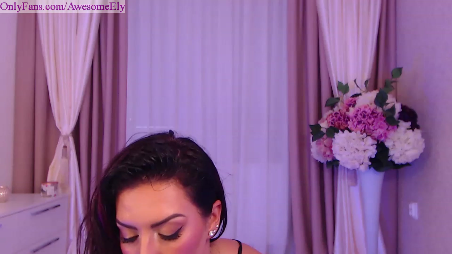 Gallery image thumbnail from AwesomeEly's myfreecams stream on, 06/05/2023, 08:22 image 6 of 20