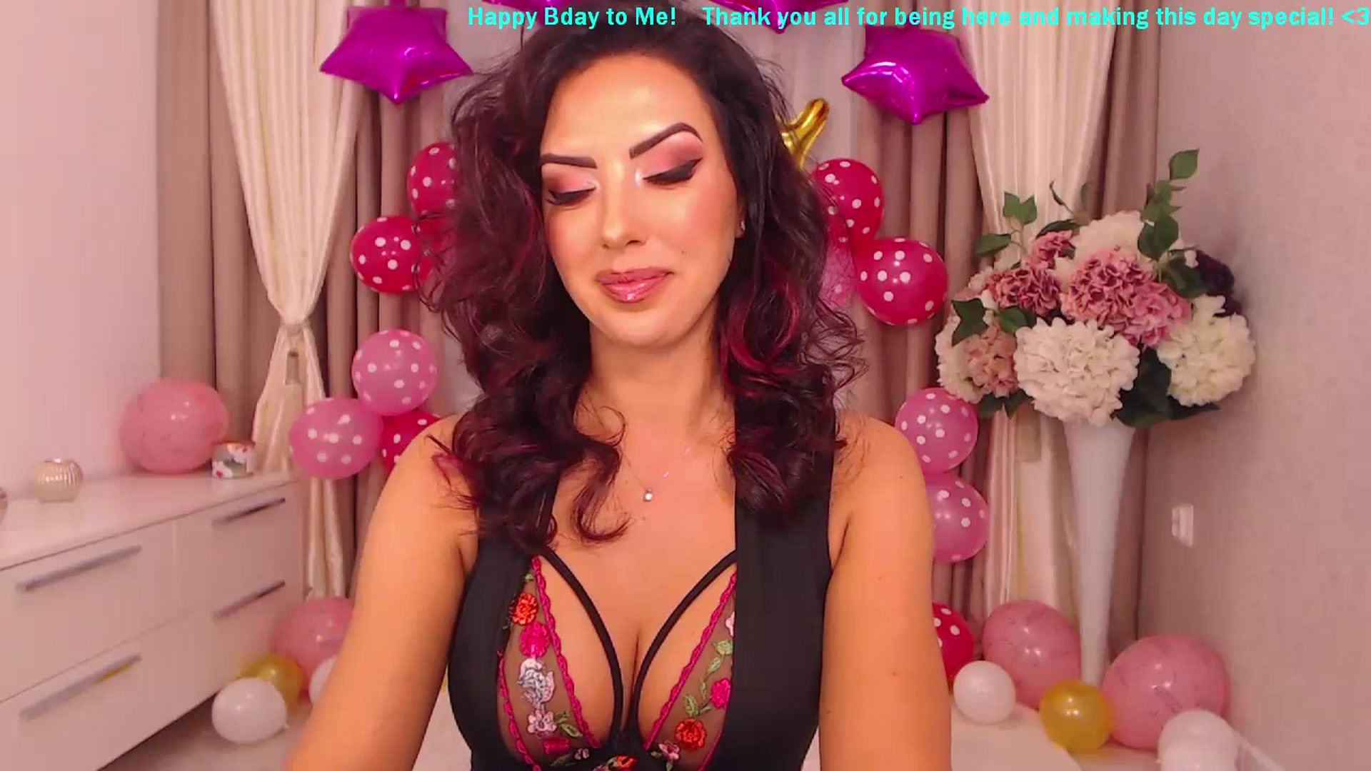 Gallery image thumbnail from AwesomeEly's myfreecams stream on, 07/21/2023, 06:34 image 12 of 20