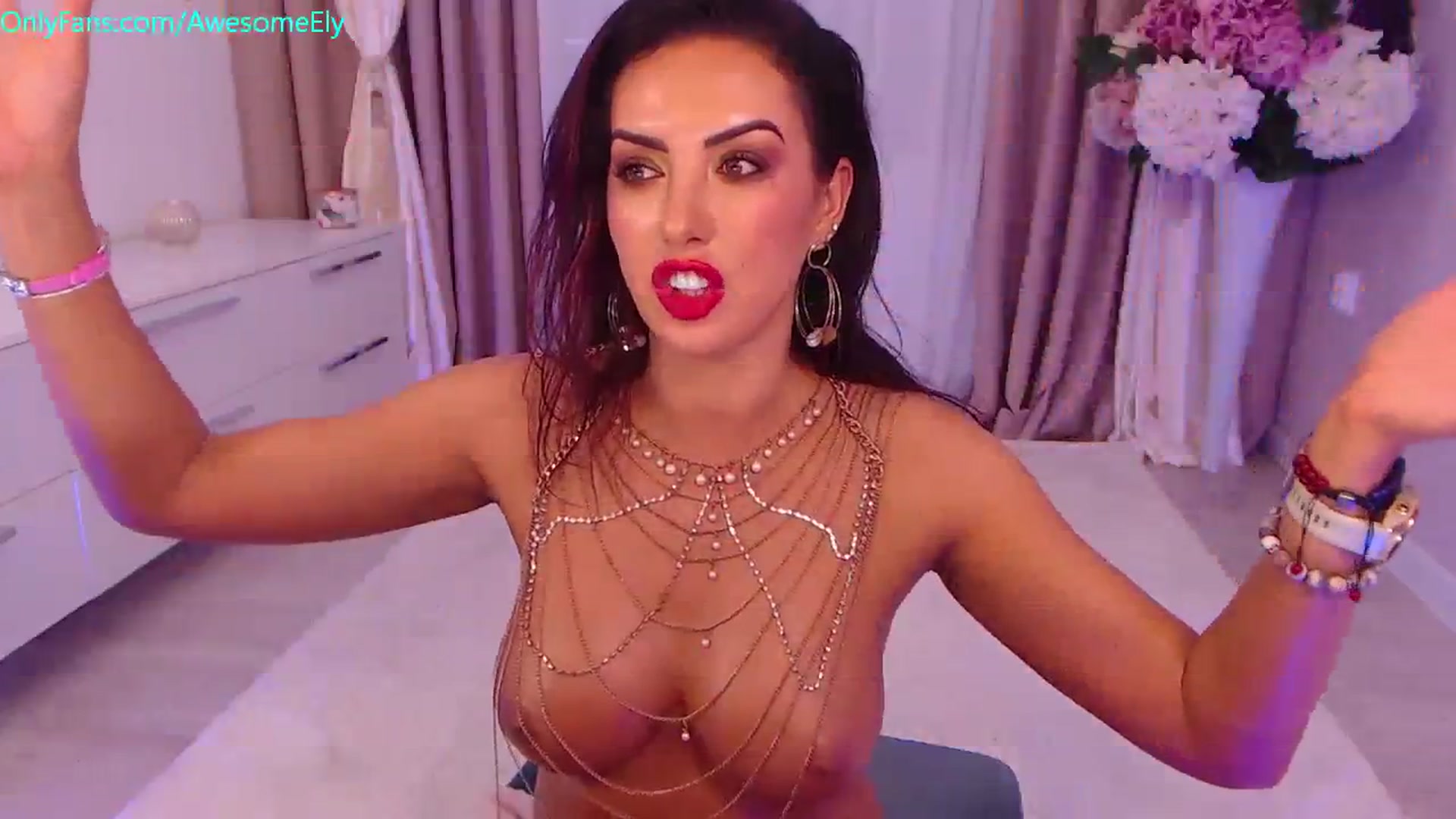 Gallery image thumbnail from AwesomeEly's myfreecams stream on, 09/05/2023, 10:16 image 19 of 20