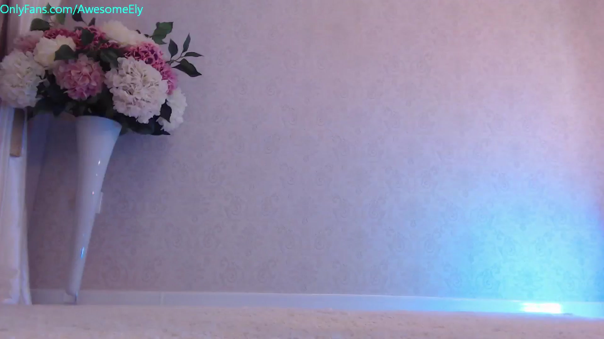 Gallery image thumbnail from AwesomeEly's myfreecams stream on, 09/20/2023, 07:43 image 8 of 20