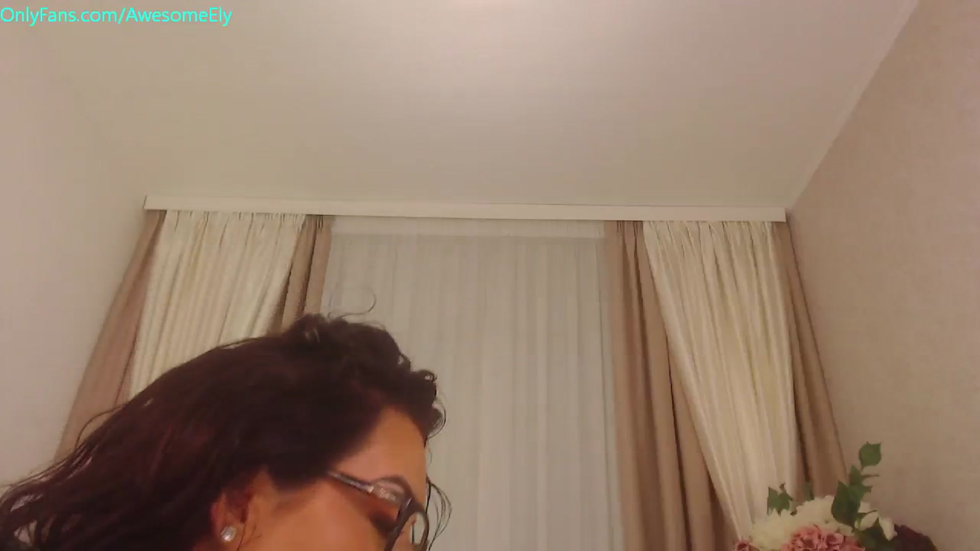 Gallery image thumbnail from AwesomeEly's myfreecams stream on, 10/17/2023, 06:25 image 5 of 20