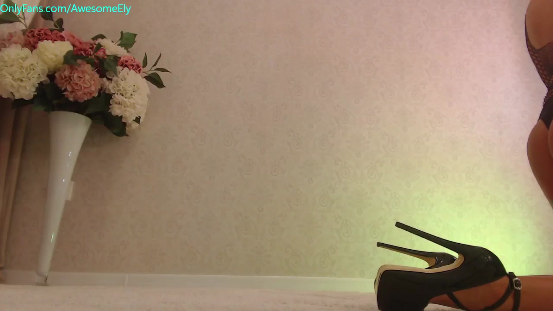Gallery image thumbnail from AwesomeEly's myfreecams stream on, 10/23/2023, 07:14 image 2 of 20