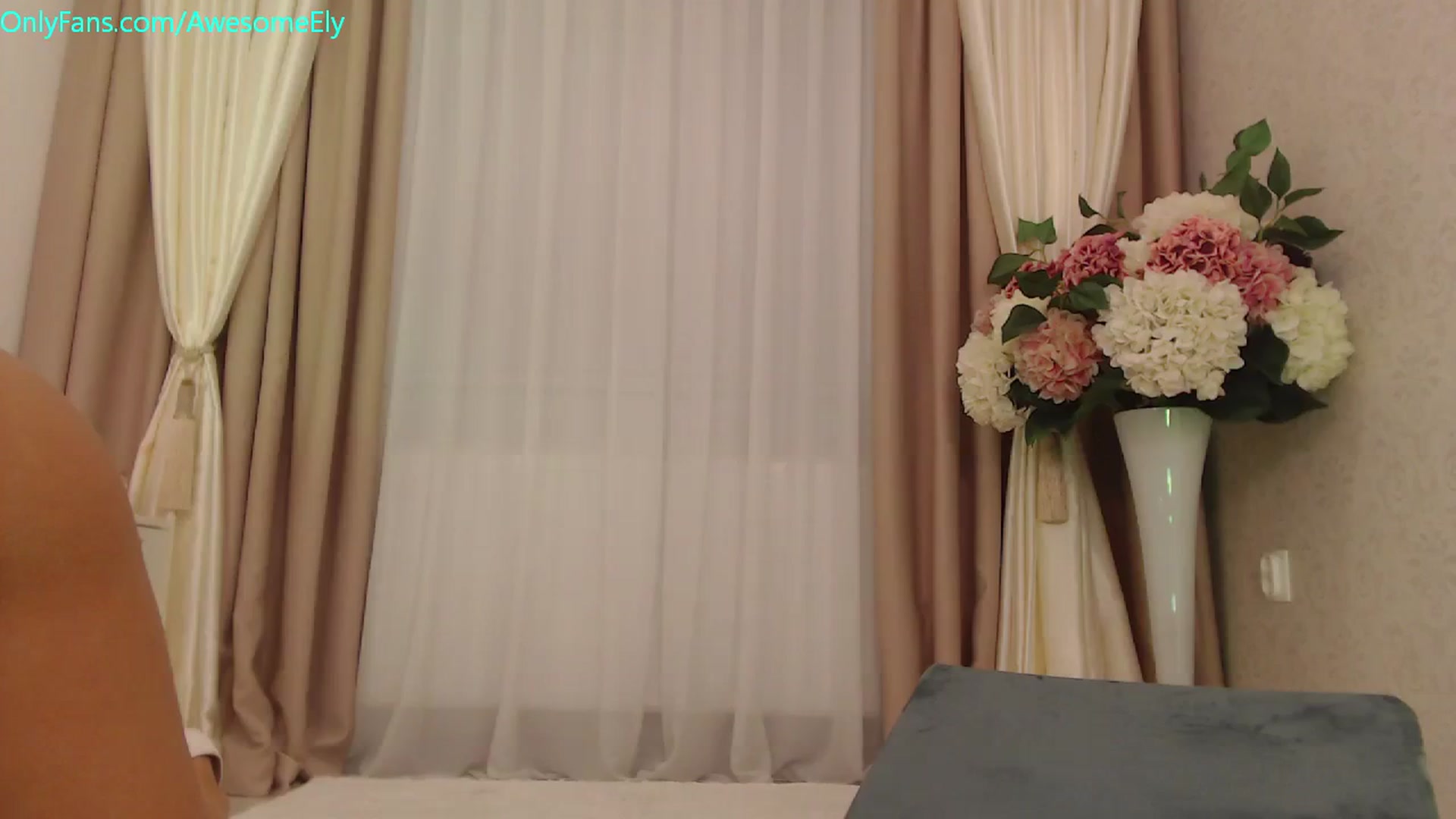 Gallery image thumbnail from AwesomeEly's myfreecams stream on, 10/27/2023, 06:22 image 11 of 20