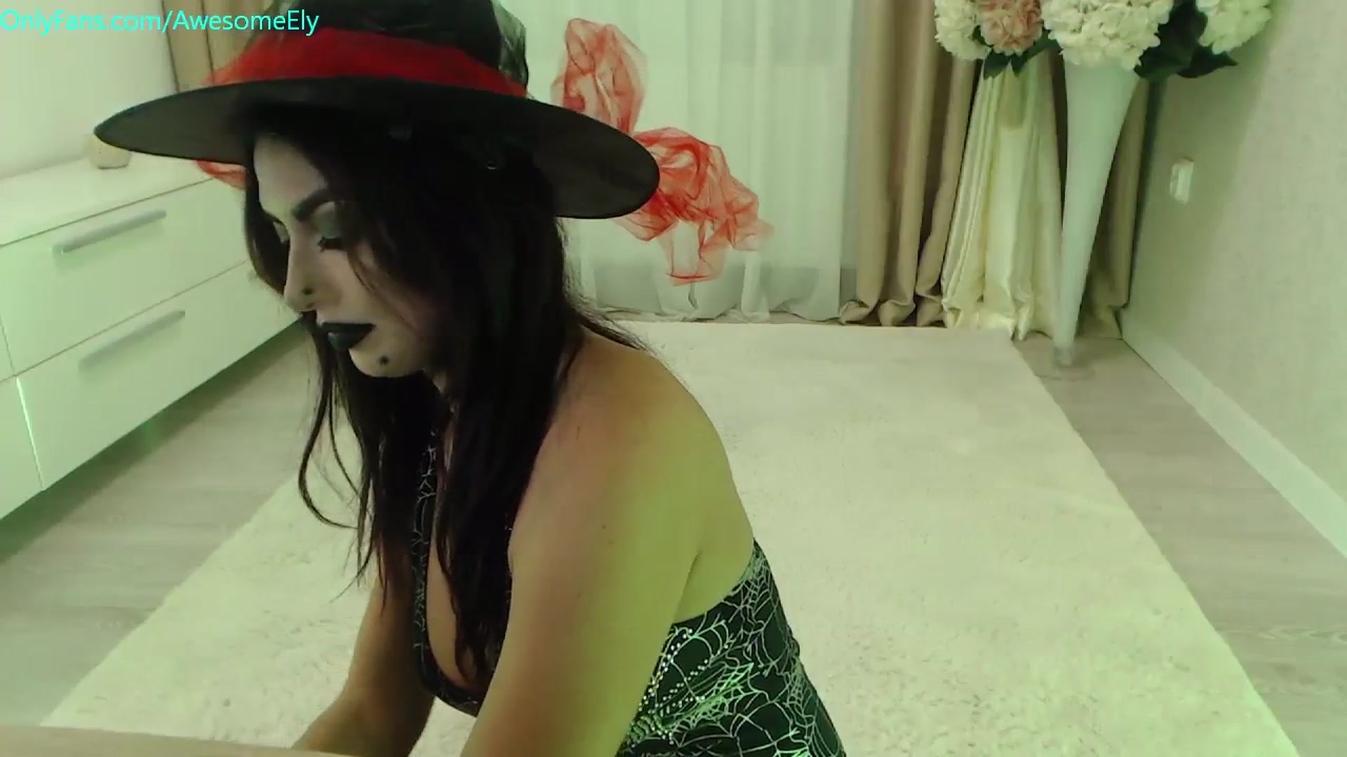 Gallery image thumbnail from AwesomeEly's myfreecams stream on, 10/31/2023, 09:15 image 8 of 20