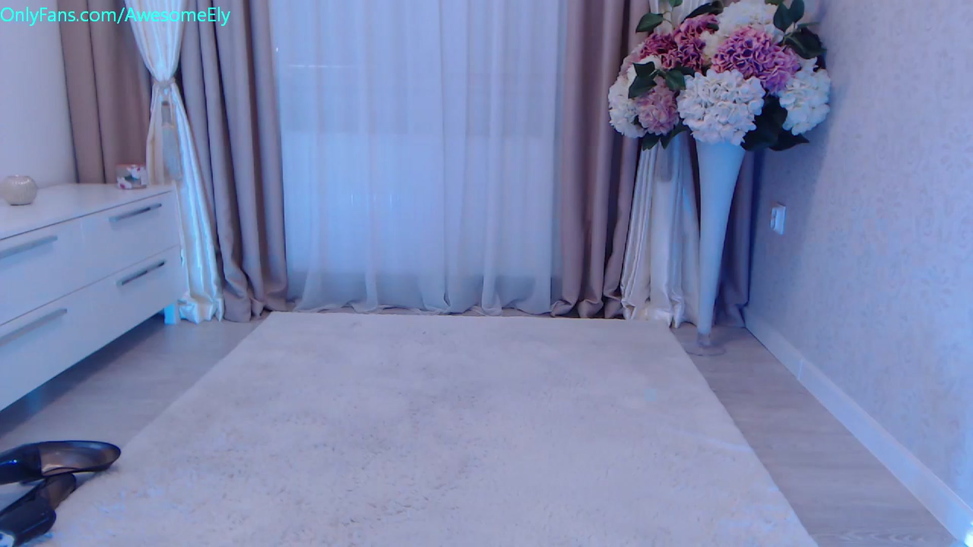 Gallery image thumbnail from AwesomeEly's myfreecams stream on, 10/31/2023, 09:15 image 5 of 20