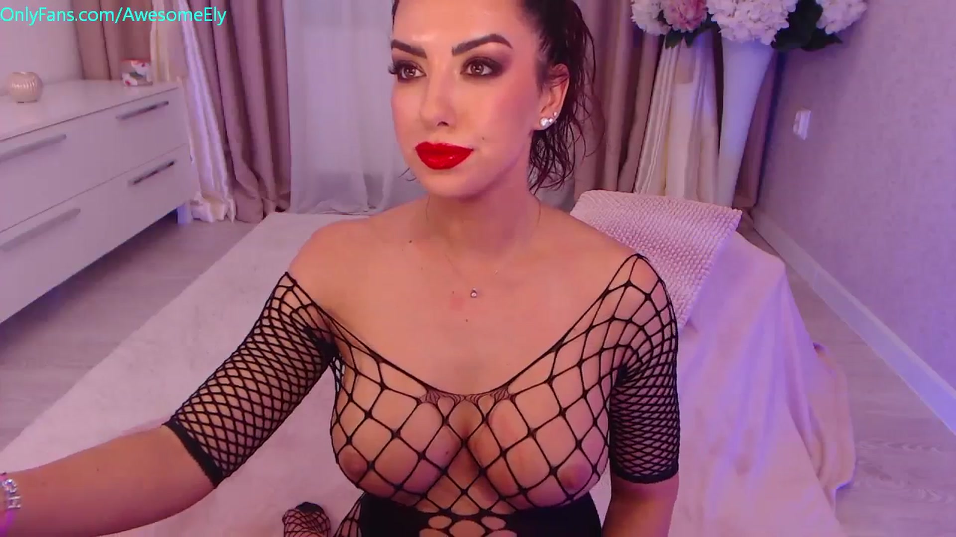 Gallery image thumbnail from AwesomeEly's myfreecams stream on, 11/06/2023, 11:17 image 20 of 20