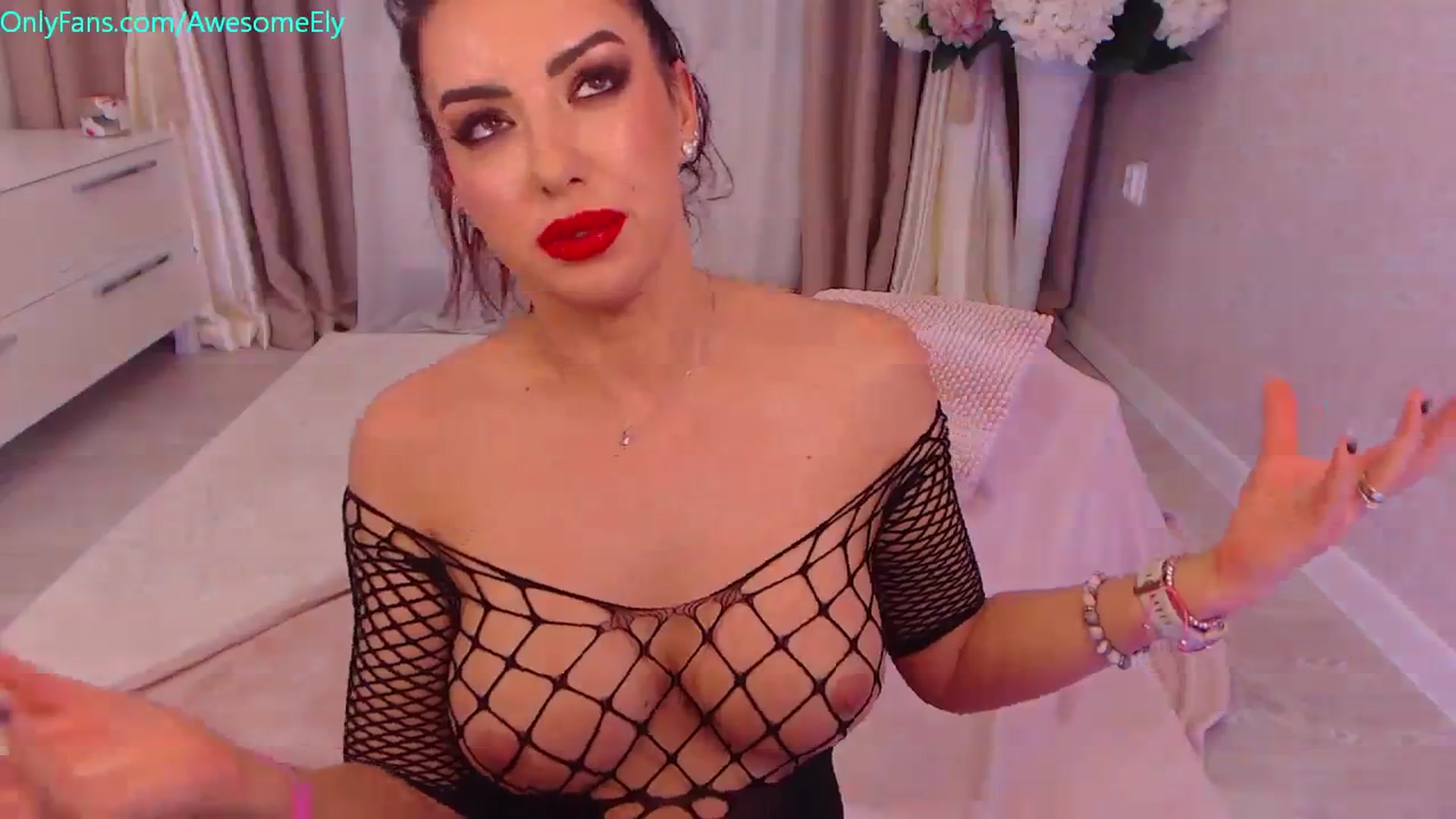 Gallery image thumbnail from AwesomeEly's myfreecams stream on, 11/06/2023, 11:30 image 12 of 20