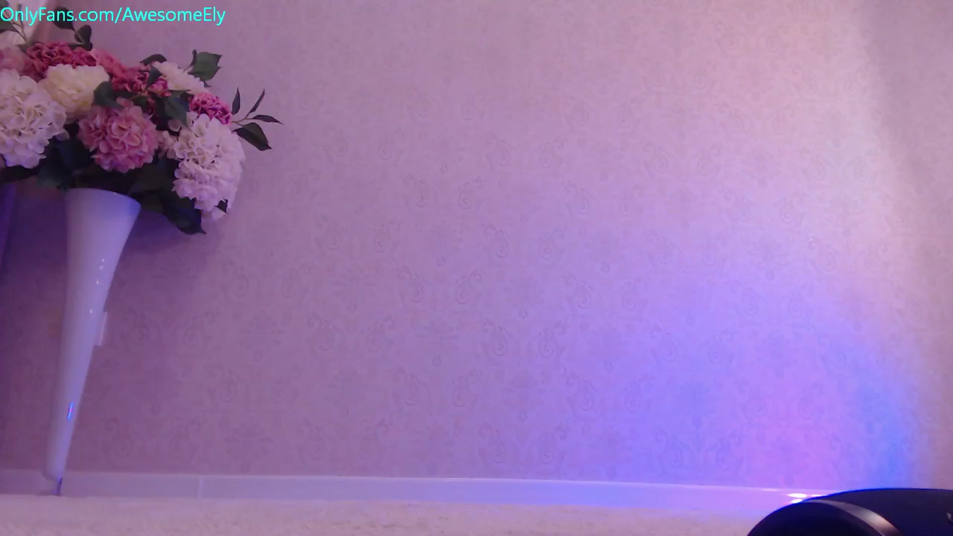 Gallery image thumbnail from AwesomeEly's myfreecams stream on, 11/10/2023, 07:42 image 3 of 20