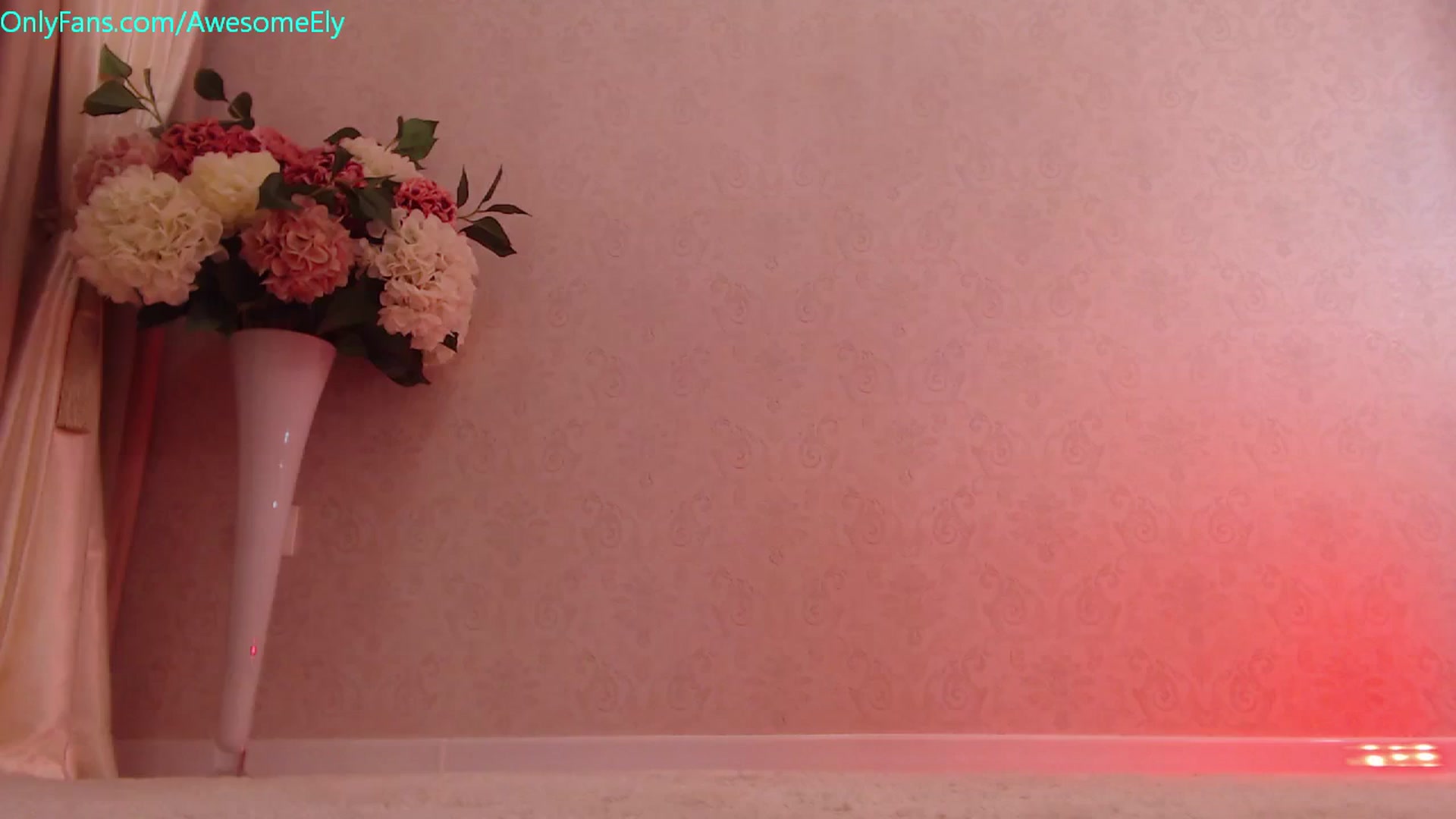 Gallery image thumbnail from AwesomeEly's myfreecams stream on, 11/13/2023, 08:30 image 2 of 20