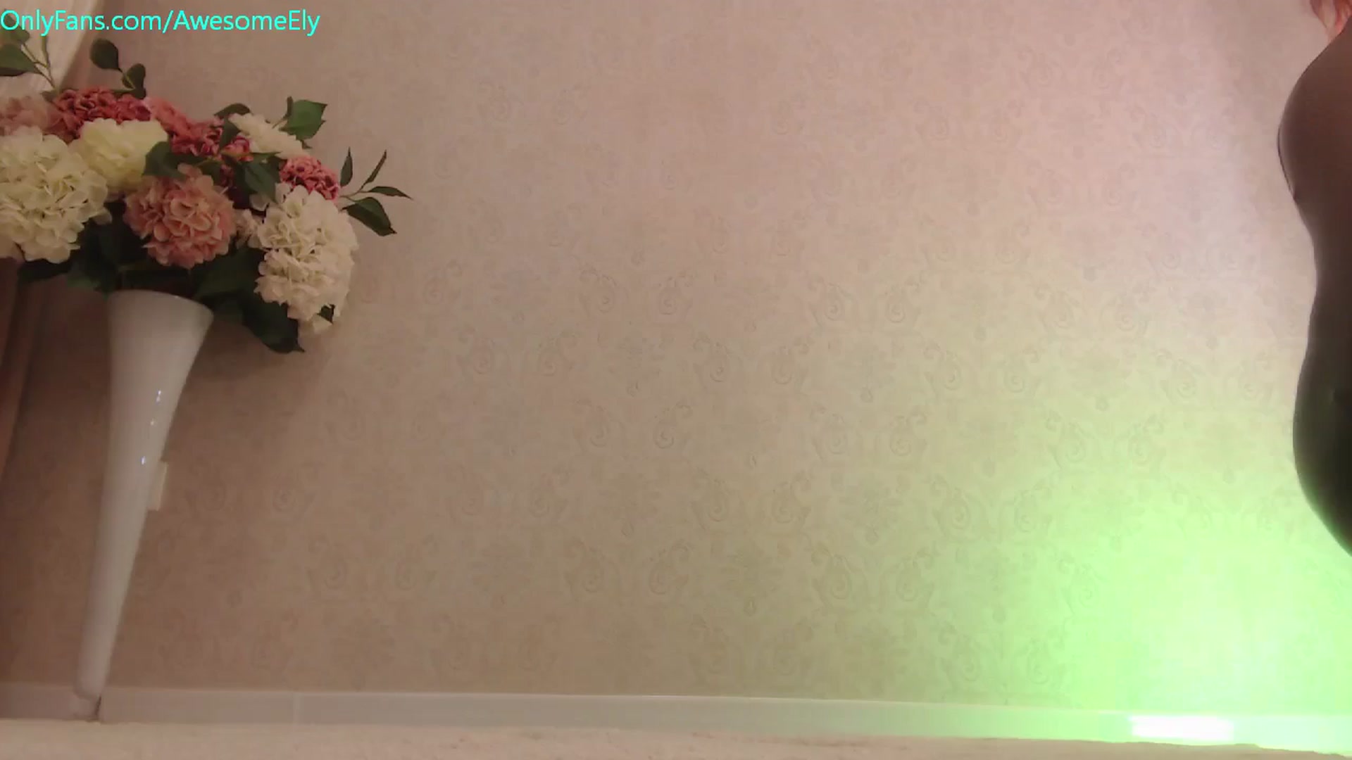 Gallery image thumbnail from AwesomeEly's myfreecams stream on, 11/15/2023, 09:06 image 1 of 20