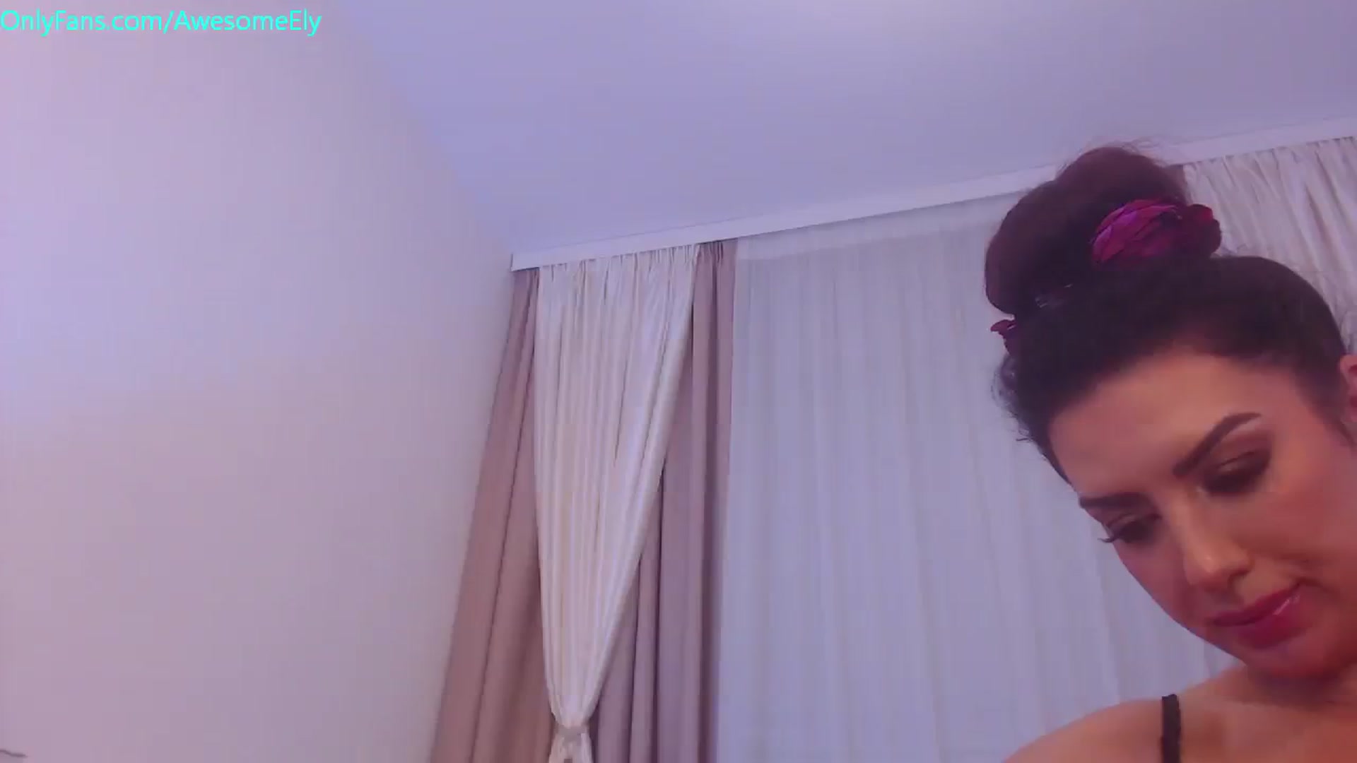 Gallery image thumbnail from AwesomeEly's myfreecams stream on, 11/16/2023, 09:52 image 17 of 20