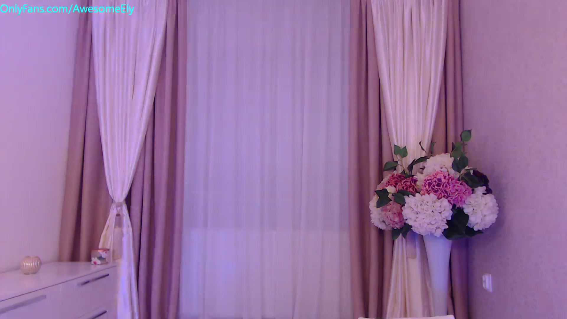 Gallery image thumbnail from AwesomeEly's myfreecams stream on, 11/23/2023, 09:16 image 14 of 20