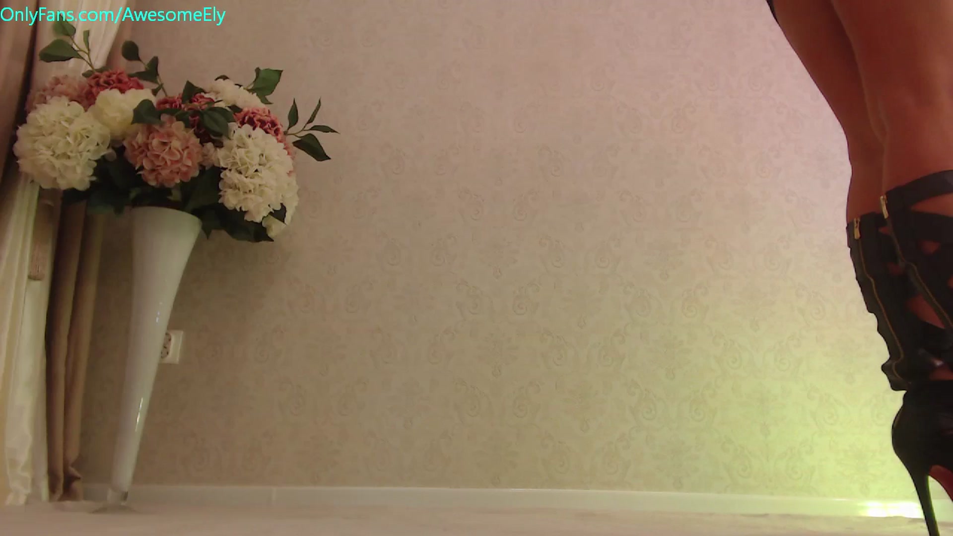 Gallery image thumbnail from AwesomeEly's myfreecams stream on, 11/24/2023, 06:27 image 12 of 20
