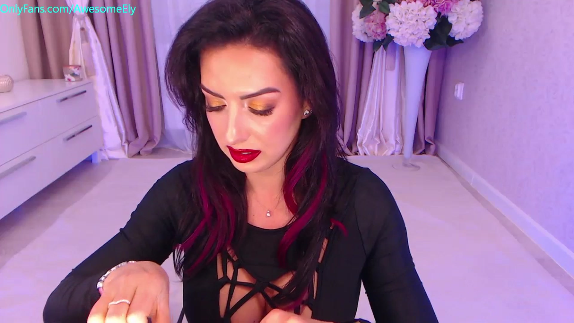 Gallery image thumbnail from AwesomeEly's myfreecams stream on, 11/24/2023, 06:27 image 3 of 20