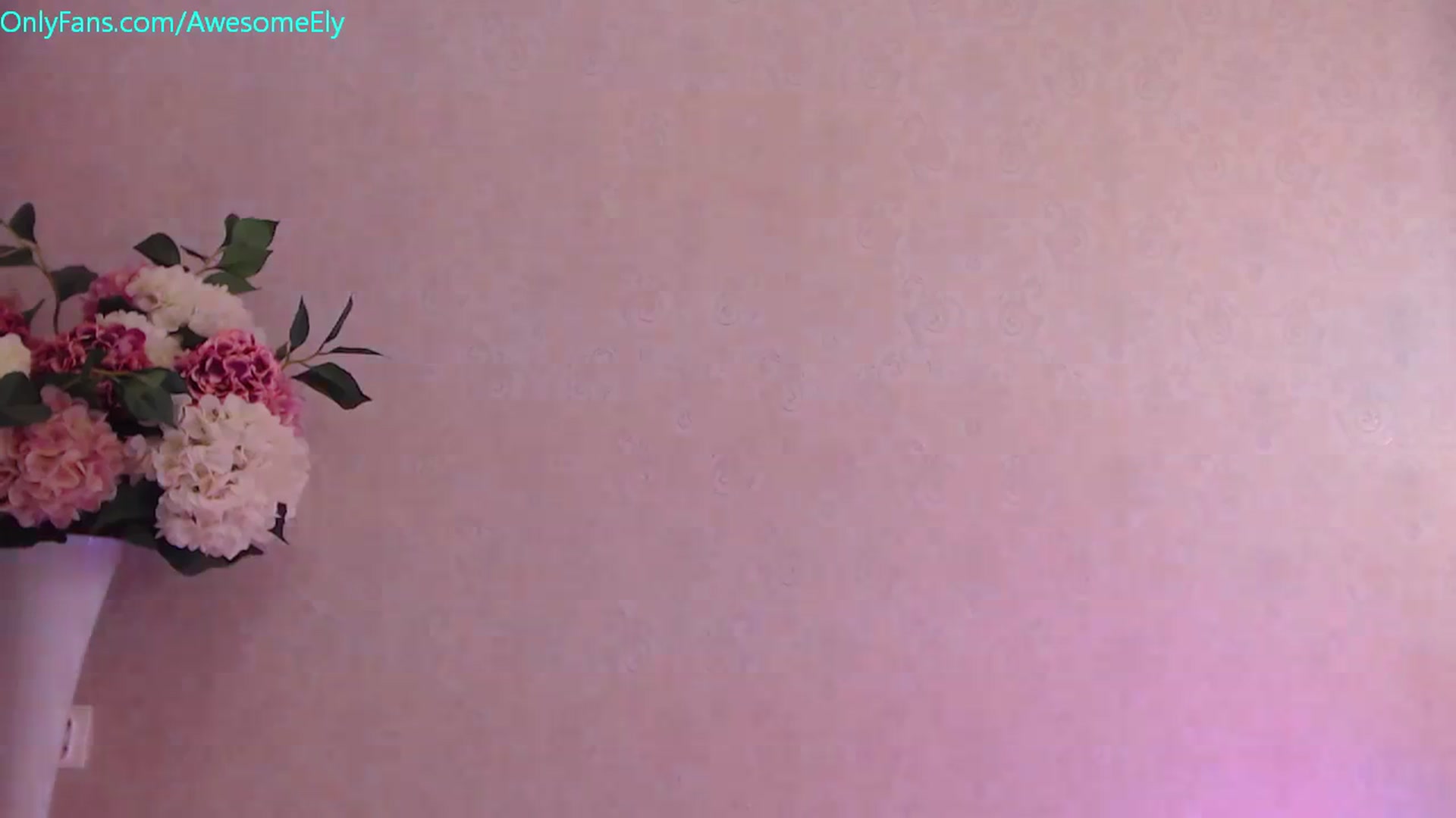 Gallery image thumbnail from AwesomeEly's myfreecams stream on, 11/24/2023, 07:36 image 2 of 20